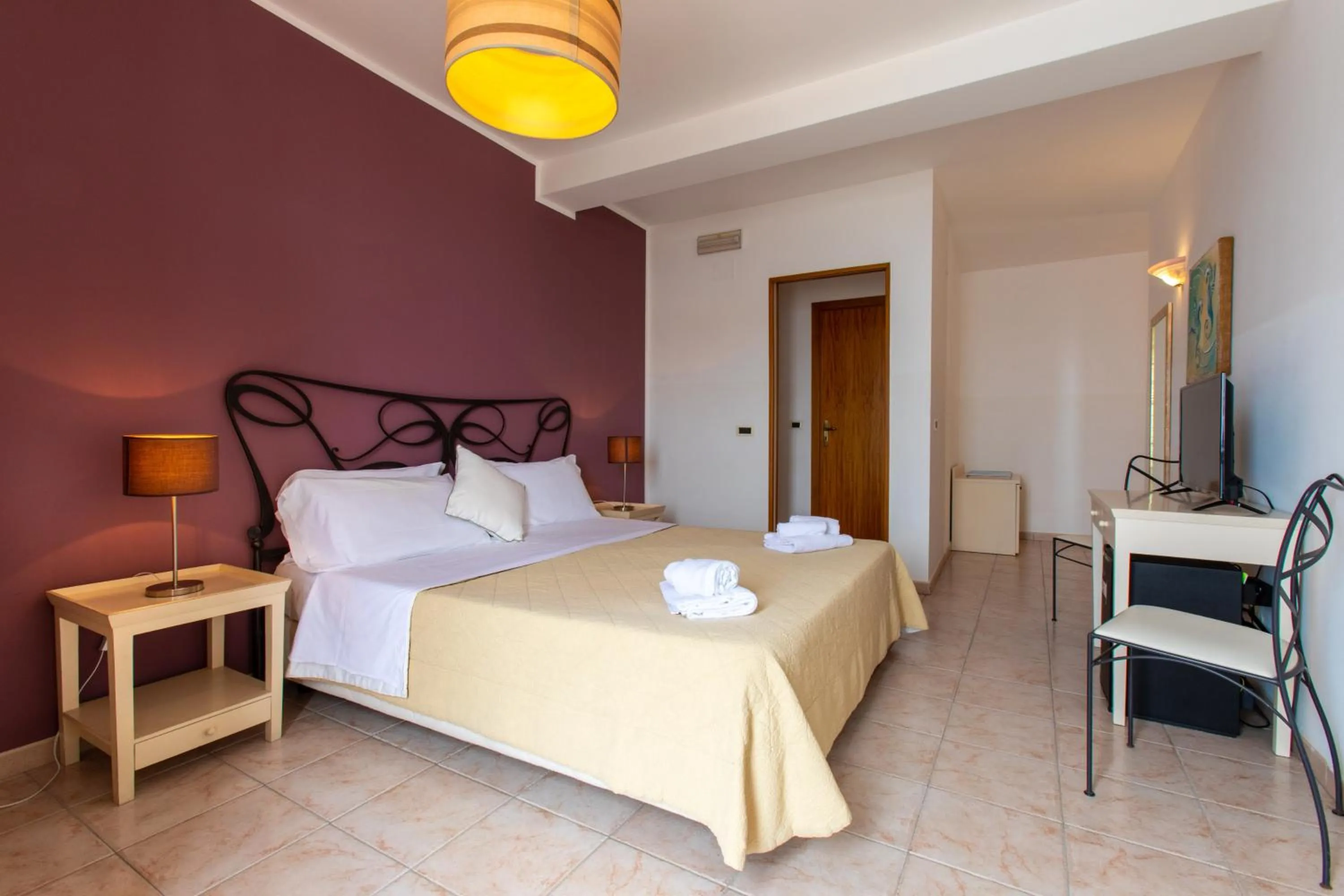 Bedroom, Bed in Hotel Amarea - Aeolian Charme