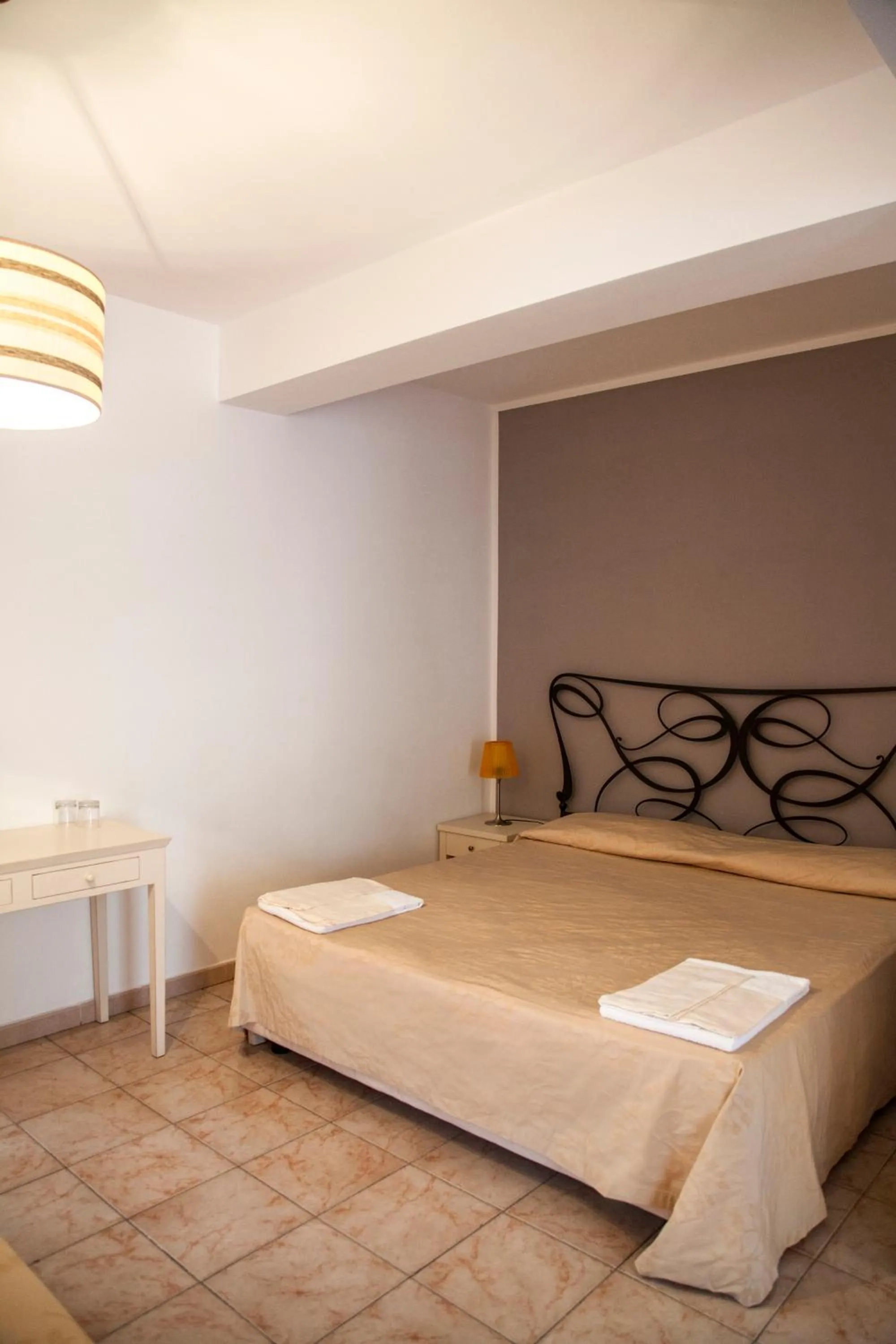 Bedroom, Bed in Hotel Amarea - Aeolian Charme