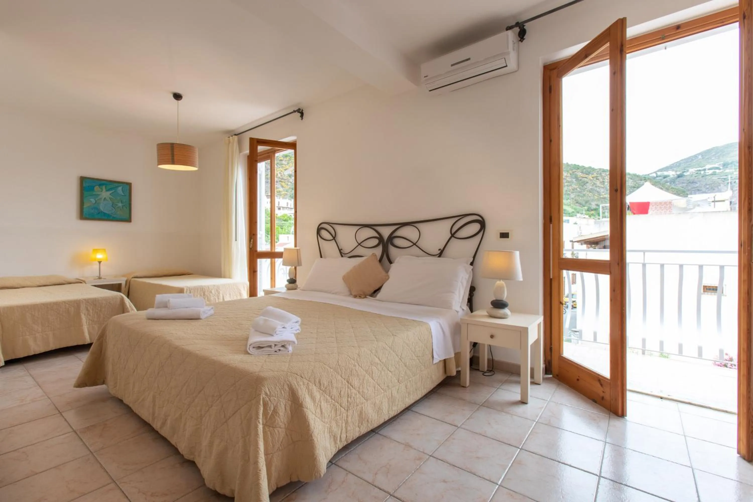 Bedroom, Bed in Hotel Amarea - Aeolian Charme