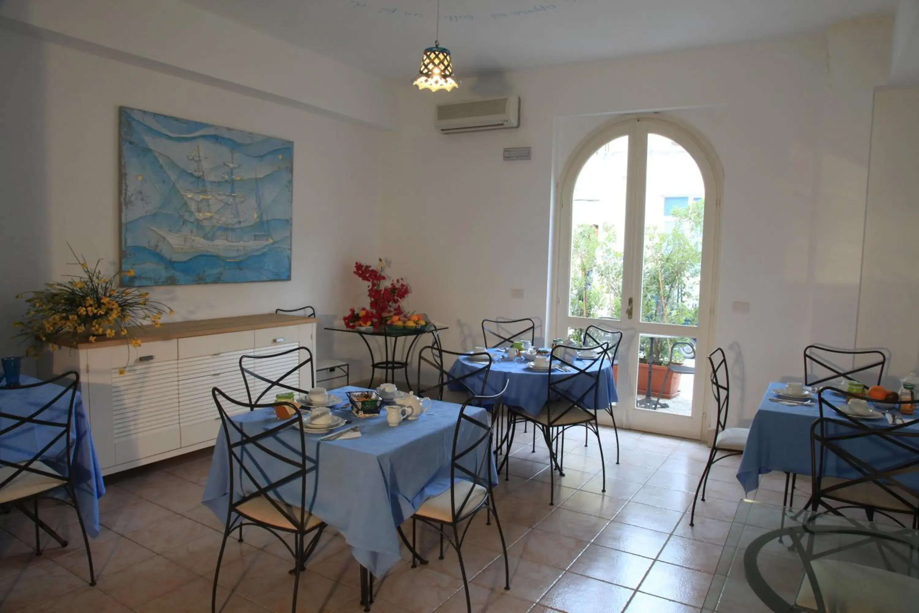 Lounge or bar in Hotel Amarea - Aeolian Charme Lounge or bar in Hotel Amarea - Aeolian Charme