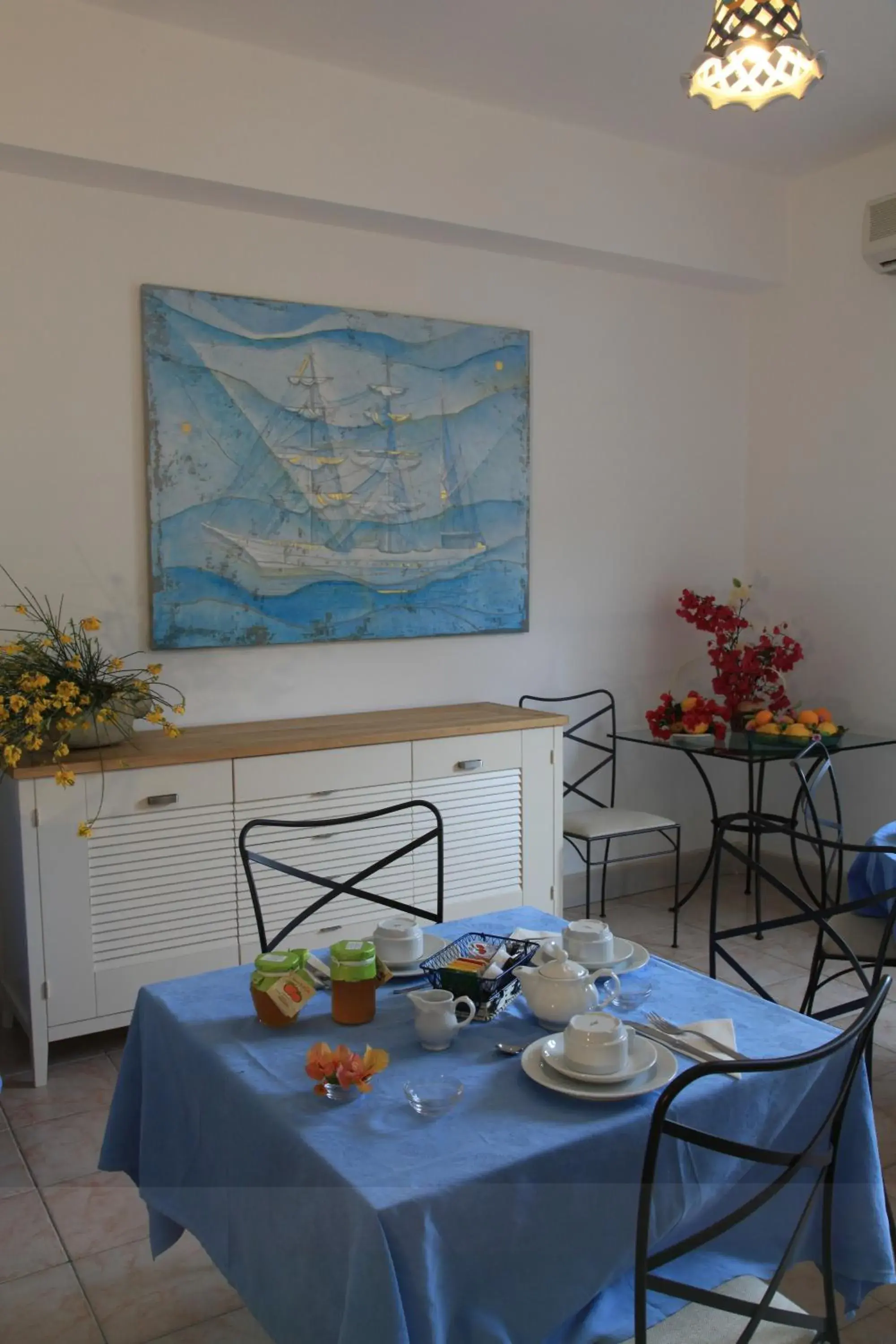 Lounge or bar in Hotel Amarea - Aeolian Charme Lounge or bar in Hotel Amarea - Aeolian Charme