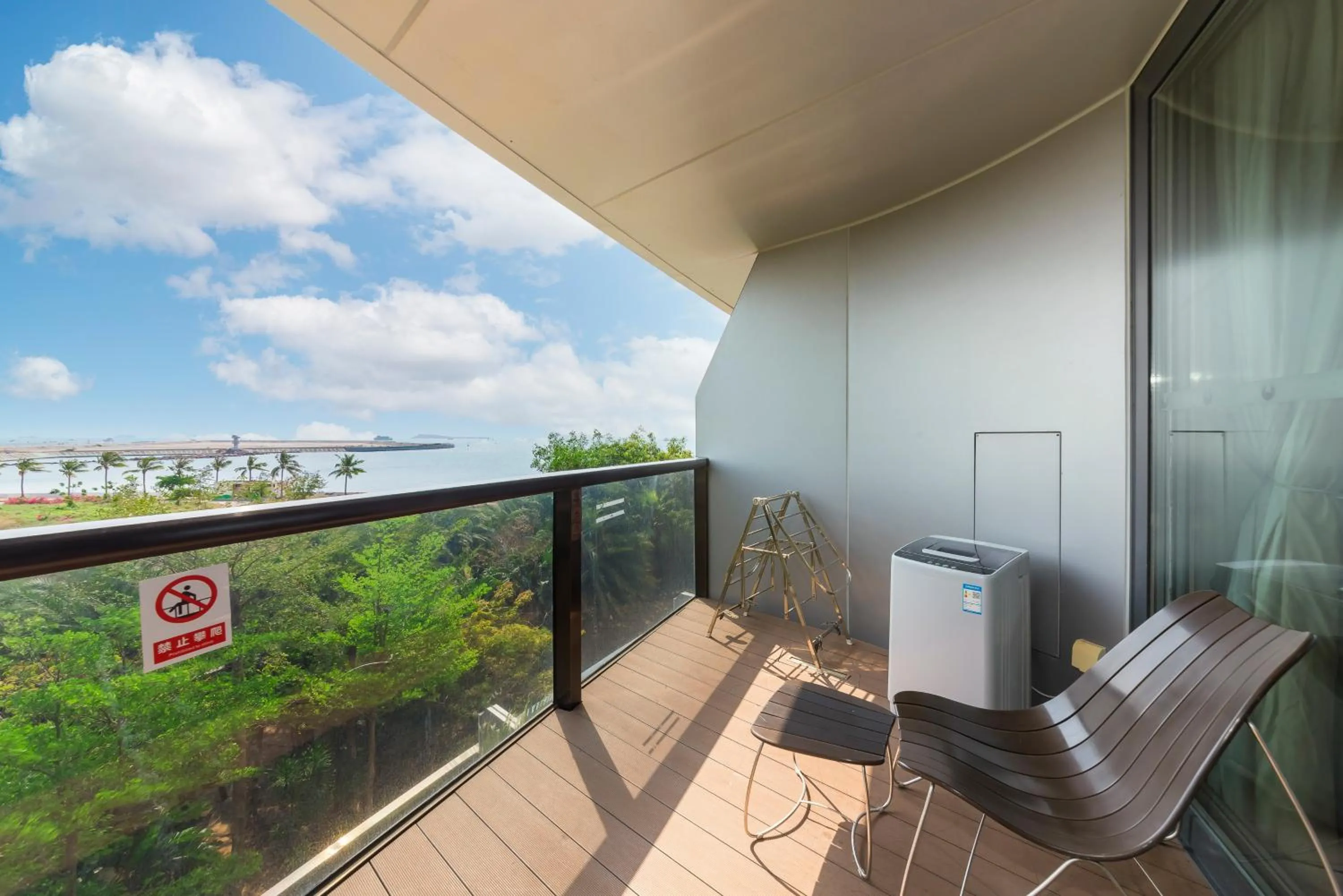 Balcony/Terrace in Sanya Phoenix Island Yuejia flat