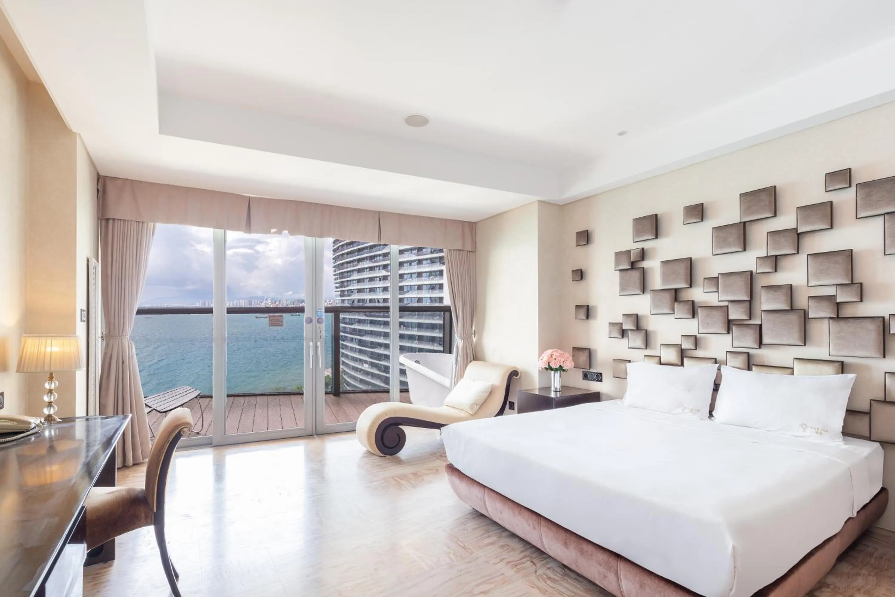 Photo of the whole room in Sanya Phoenix Island Yuejia flat