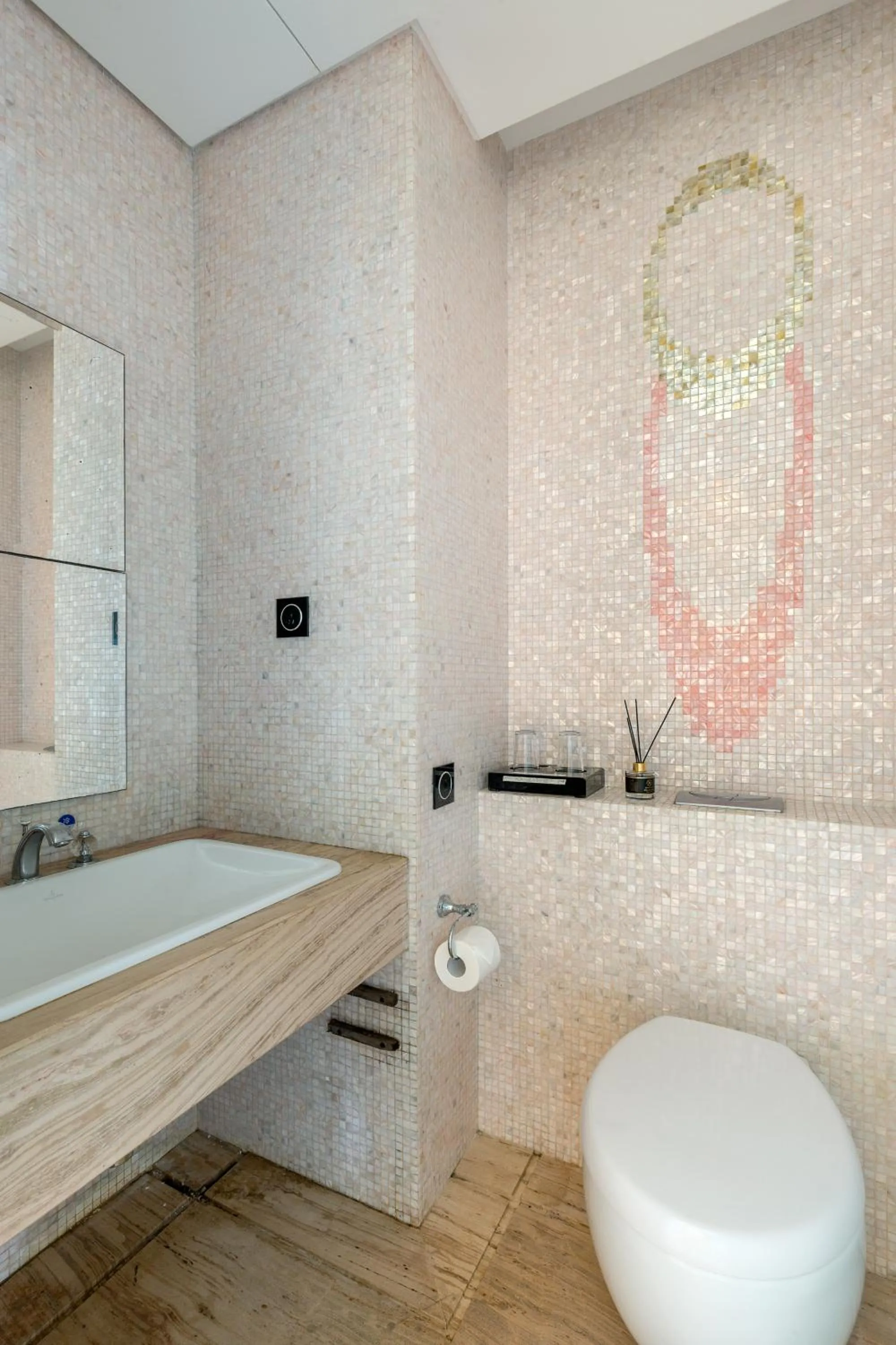 Toilet in Sanya Phoenix Island Yuejia flat