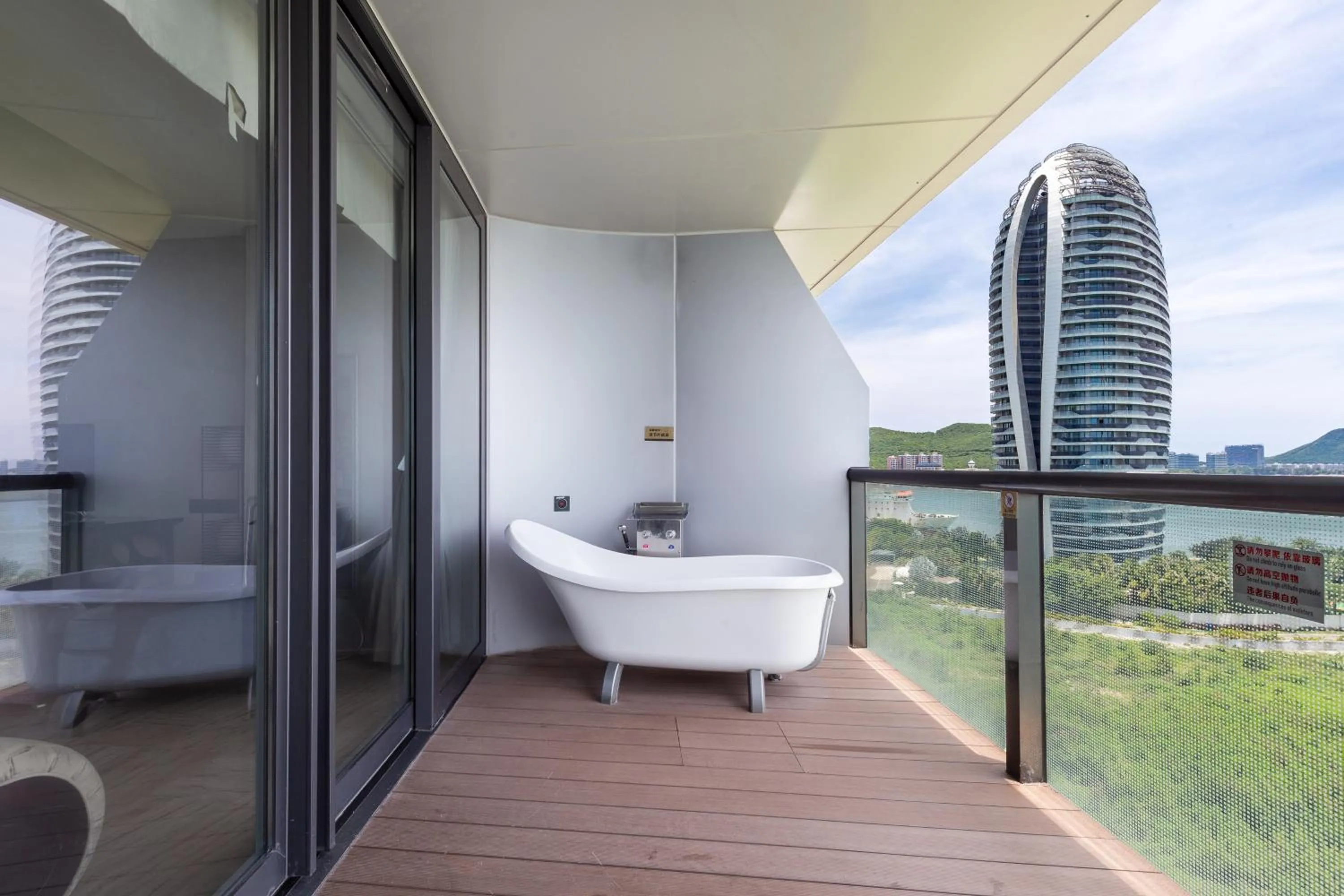 Balcony/Terrace in Sanya Phoenix Island Yuejia flat