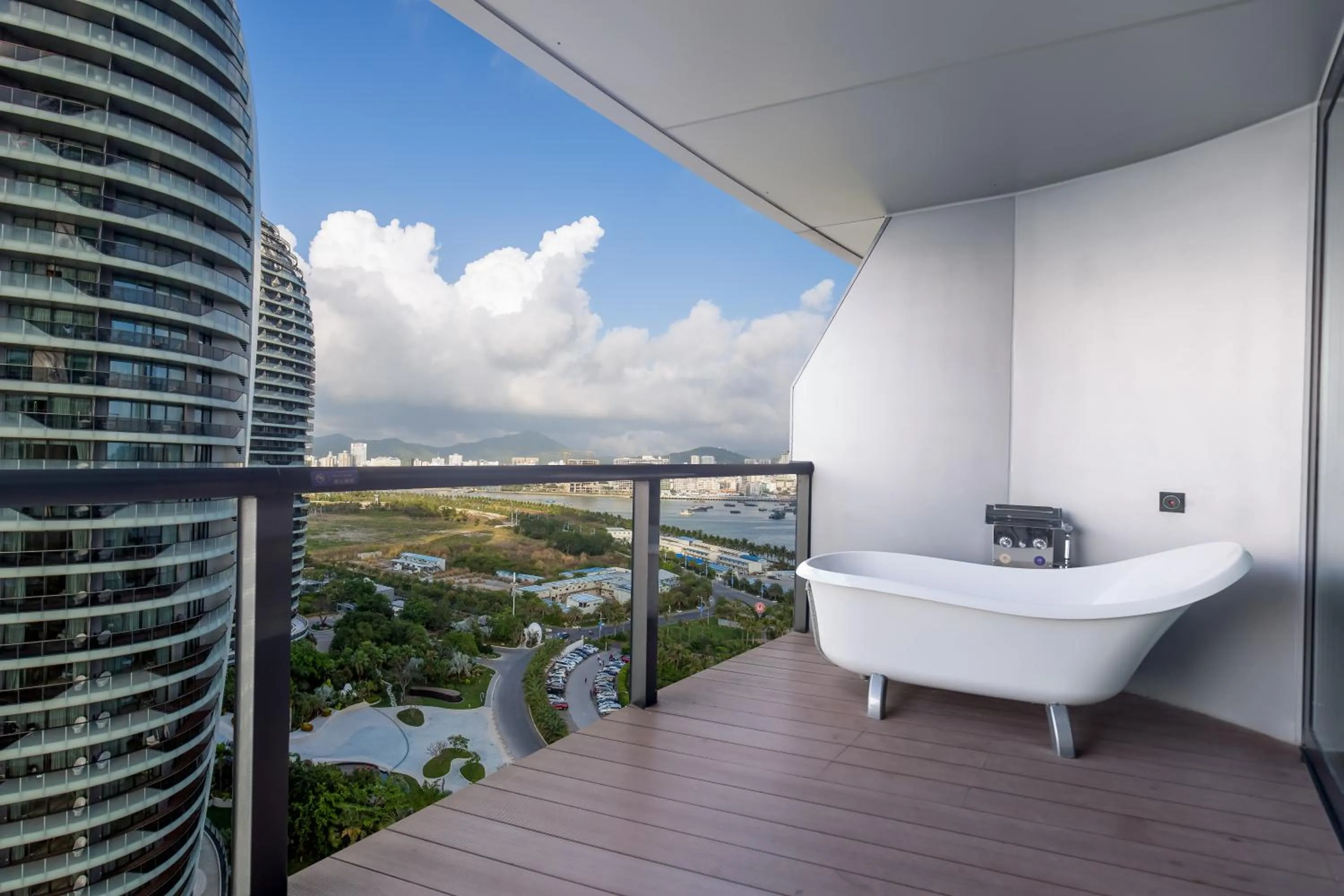 Balcony/Terrace in Sanya Phoenix Island Yuejia flat