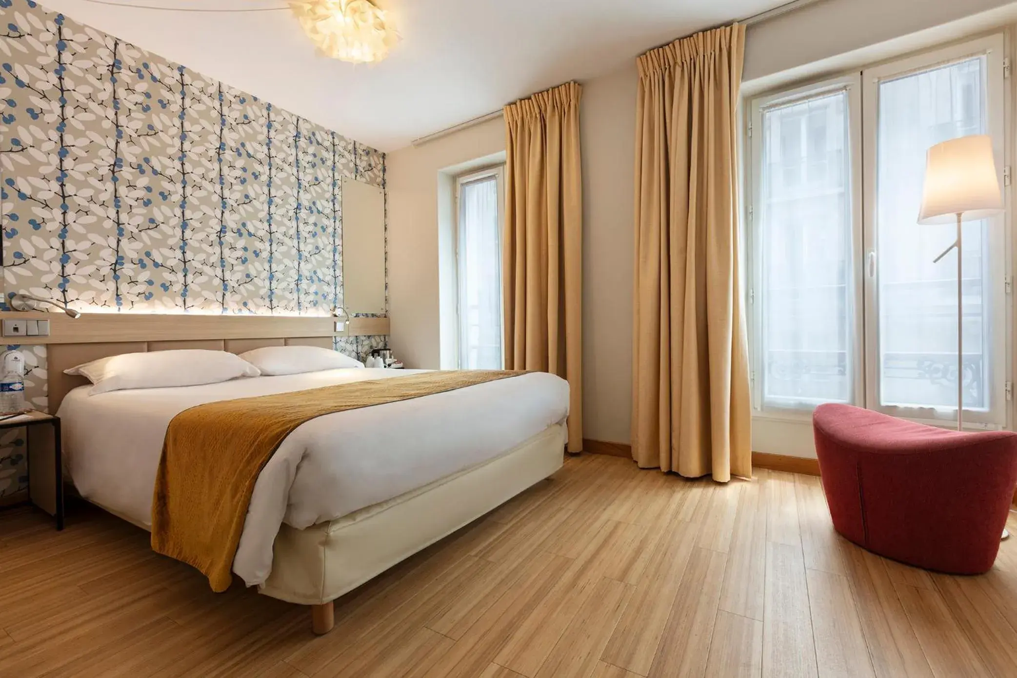 Superior Double Room in Hôtel Hor Les Lumières Superior Double Room in Hôtel Hor Les Lumières