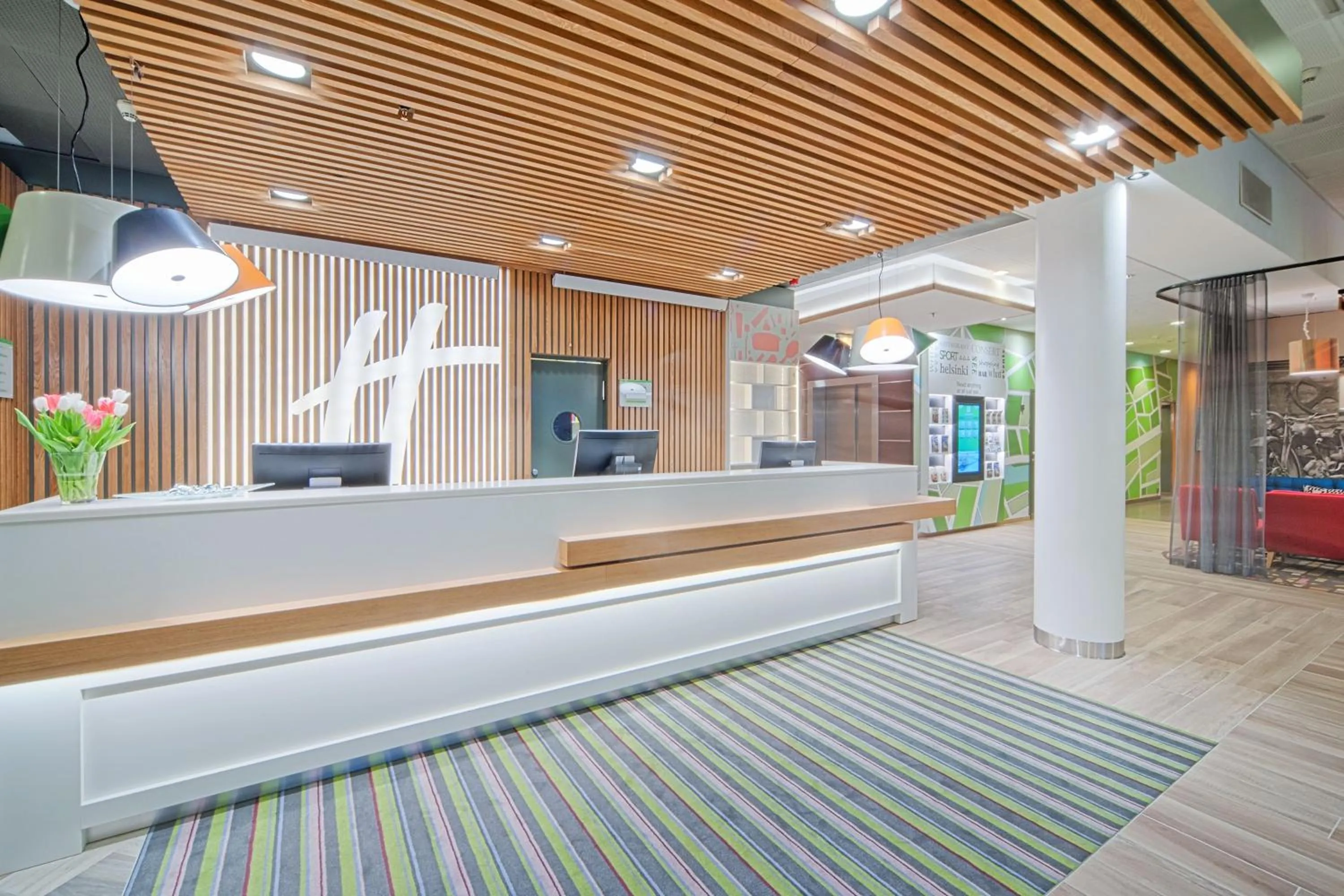 Lobby or reception in Holiday Inn Helsinki West - Ruoholahti by IHG