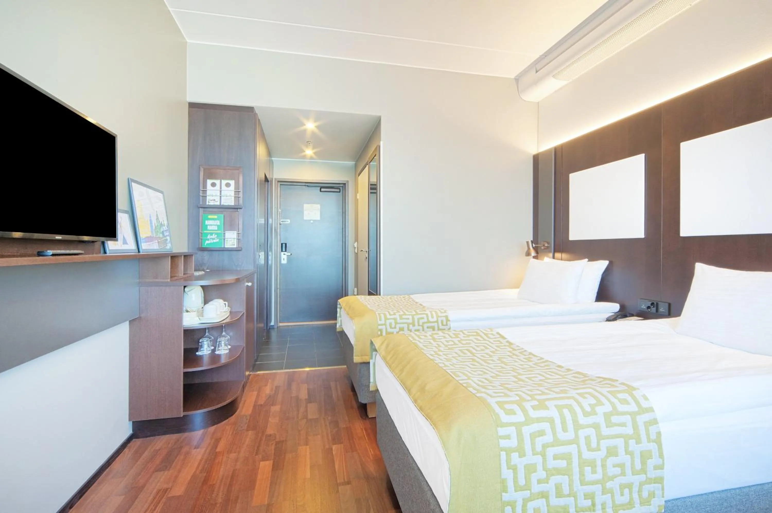 Photo of the whole room, Bed in Holiday Inn Helsinki West - Ruoholahti by IHG