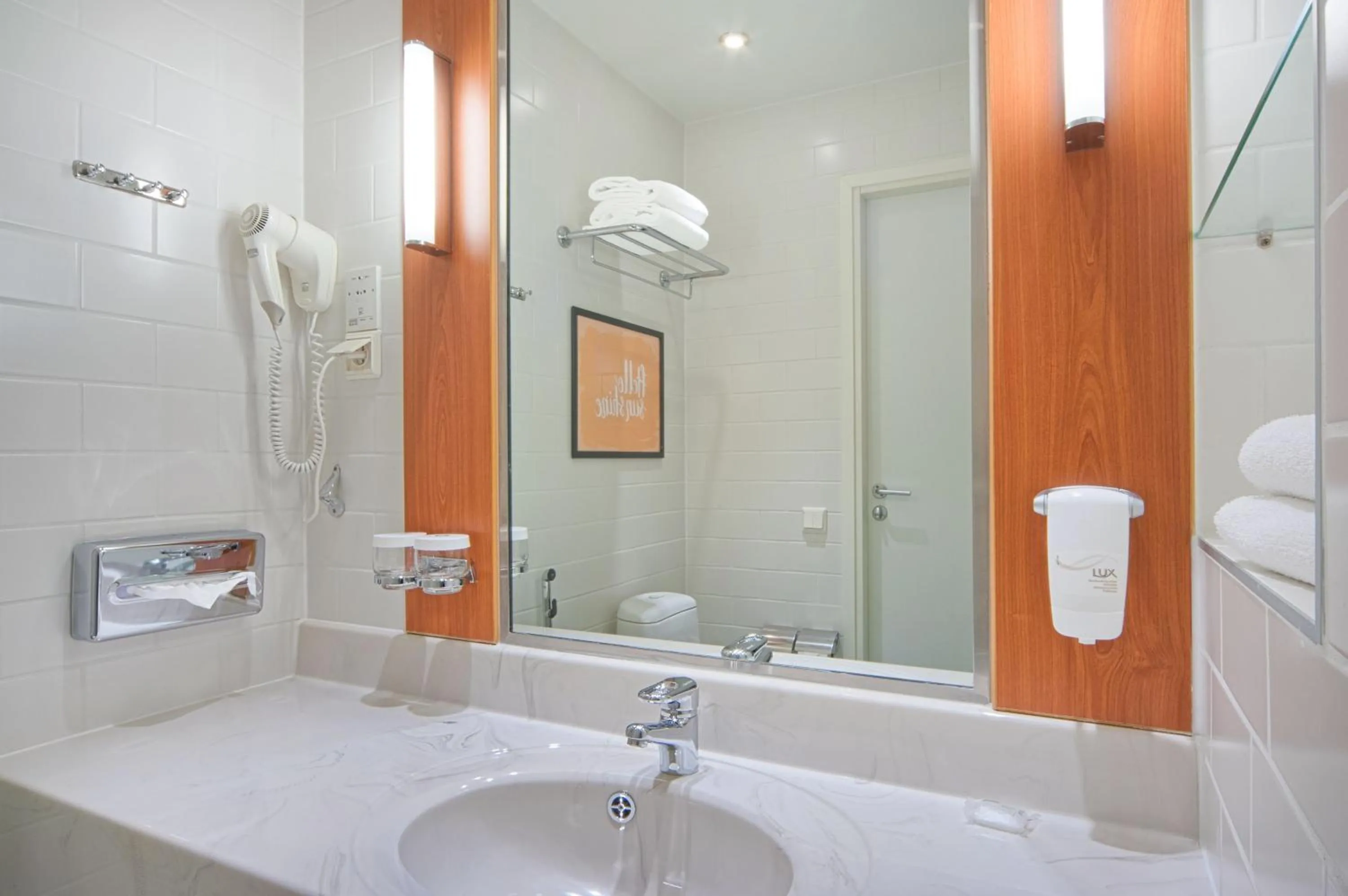 Bathroom in Holiday Inn Helsinki West - Ruoholahti by IHG