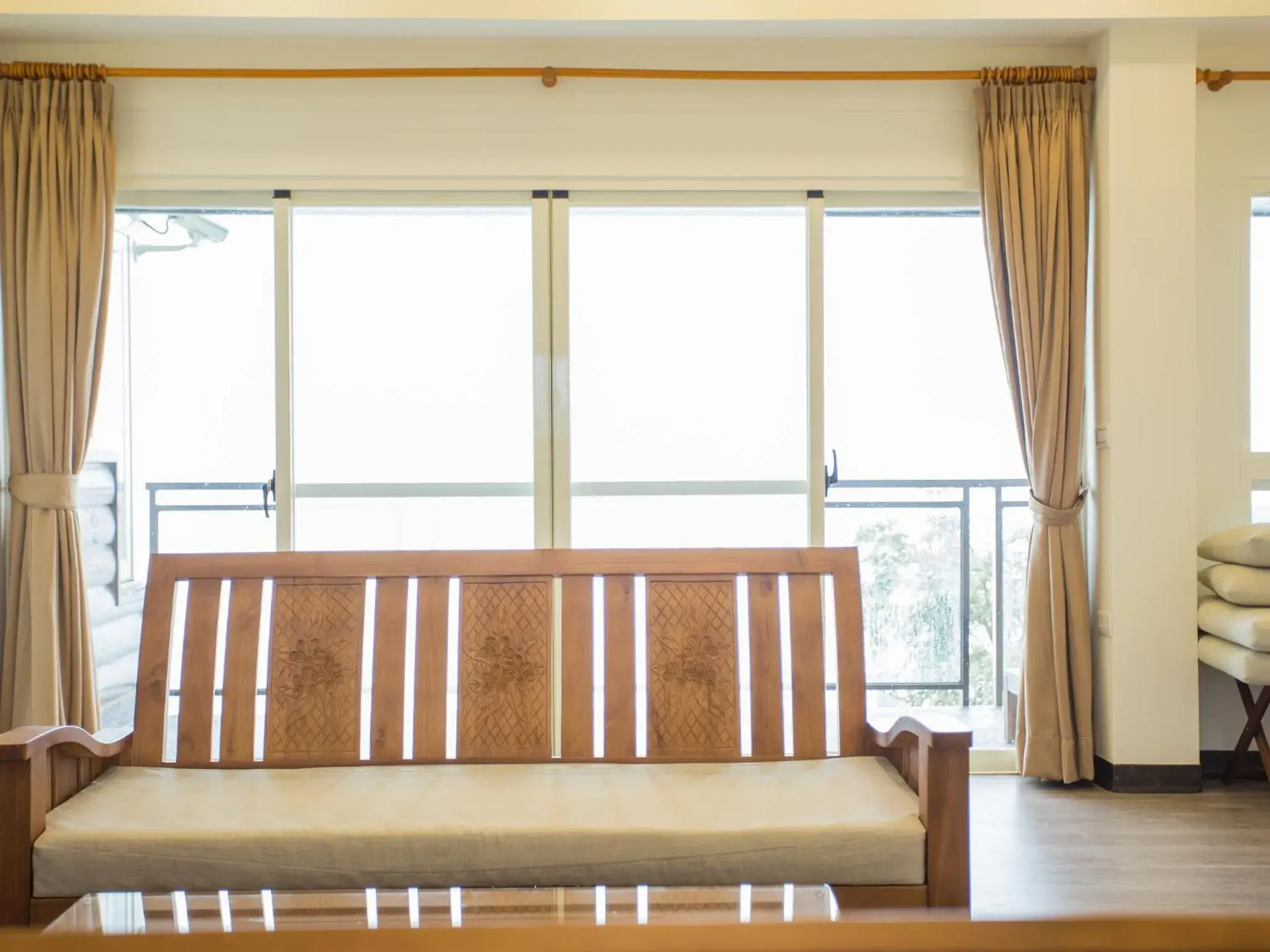 Seating area, Bed in Cloud Villa