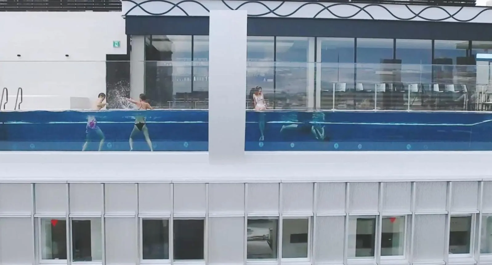 Swimming pool in Hotel Aqua Citta Naha