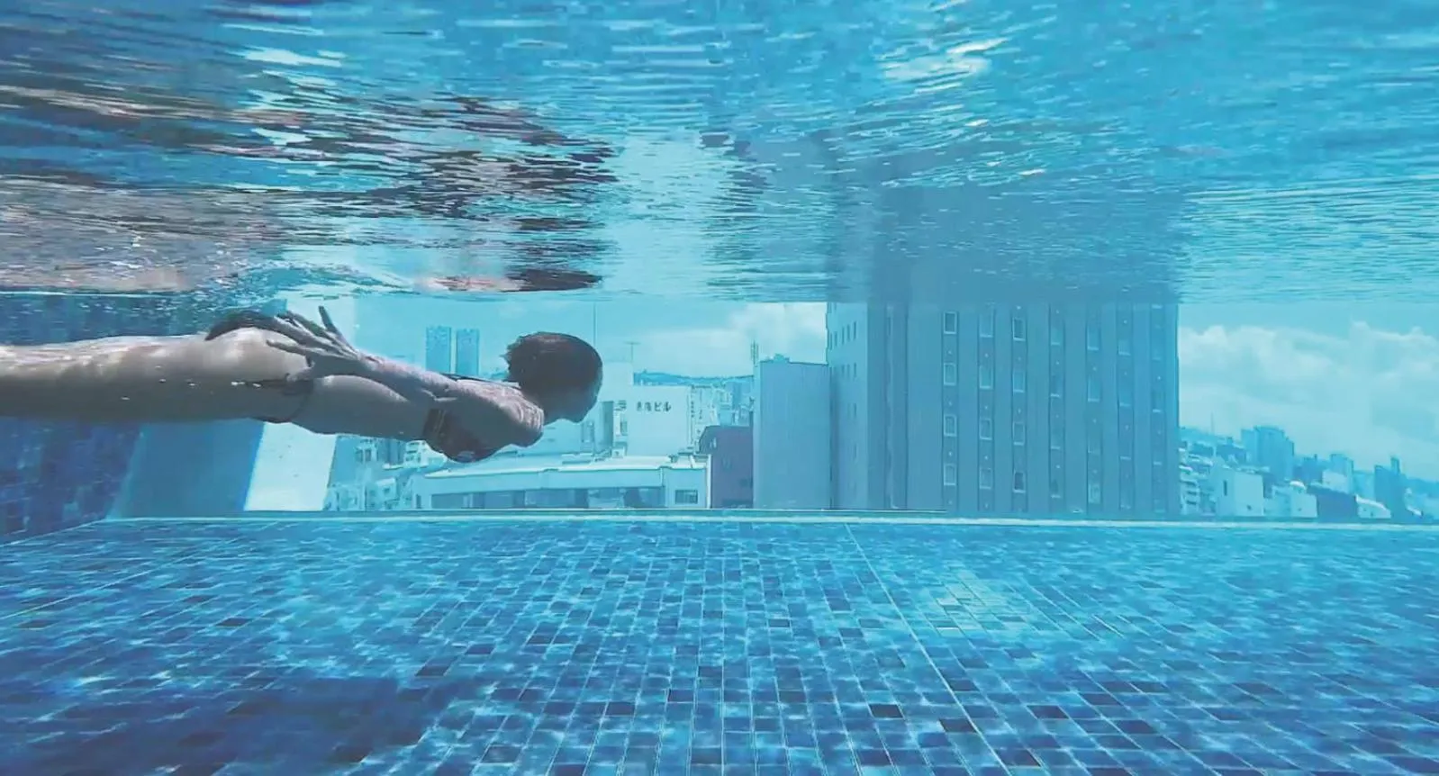 Swimming pool in Hotel Aqua Citta Naha