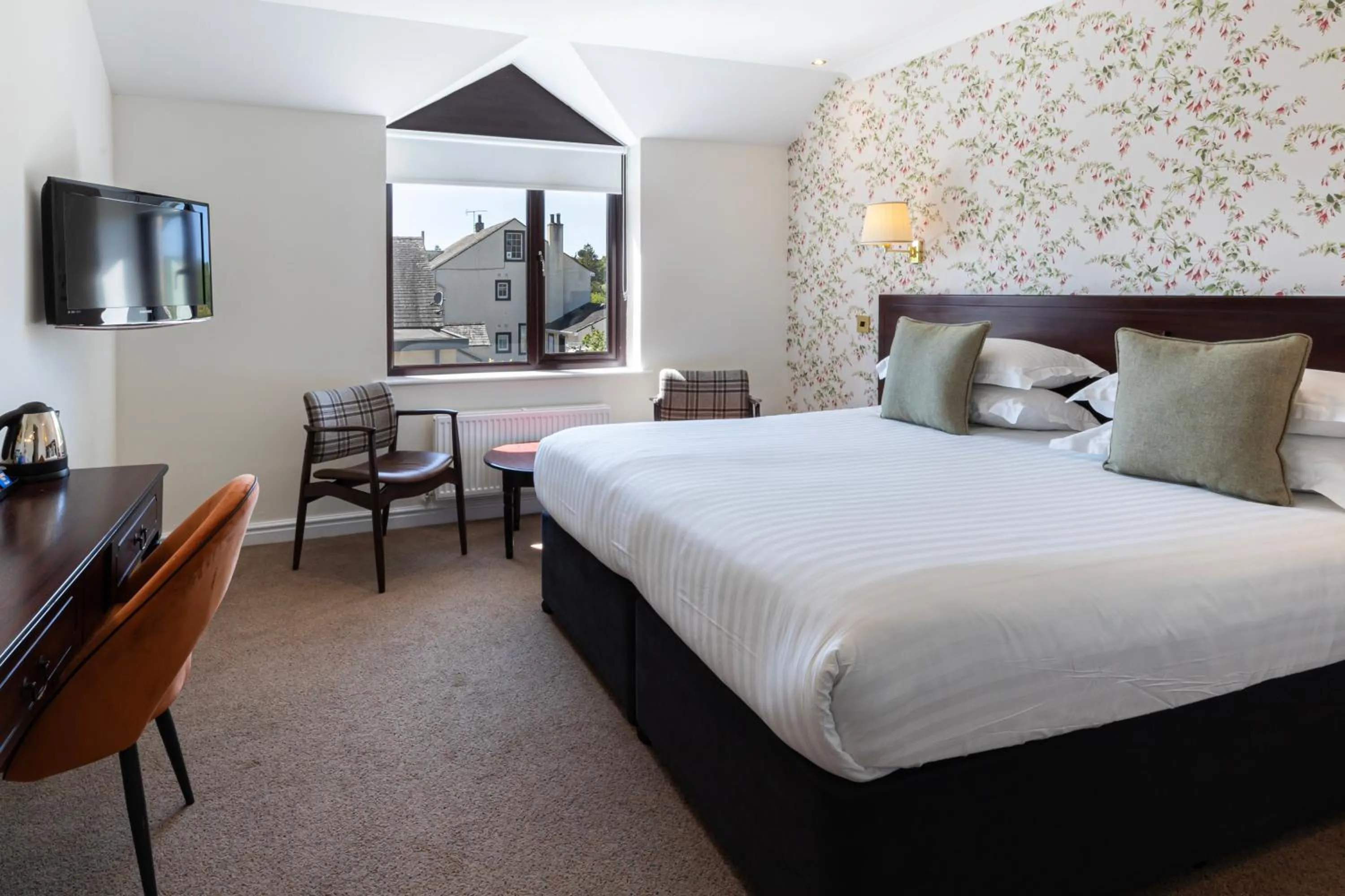 Bedroom, Bed in Lake District Castle Inn