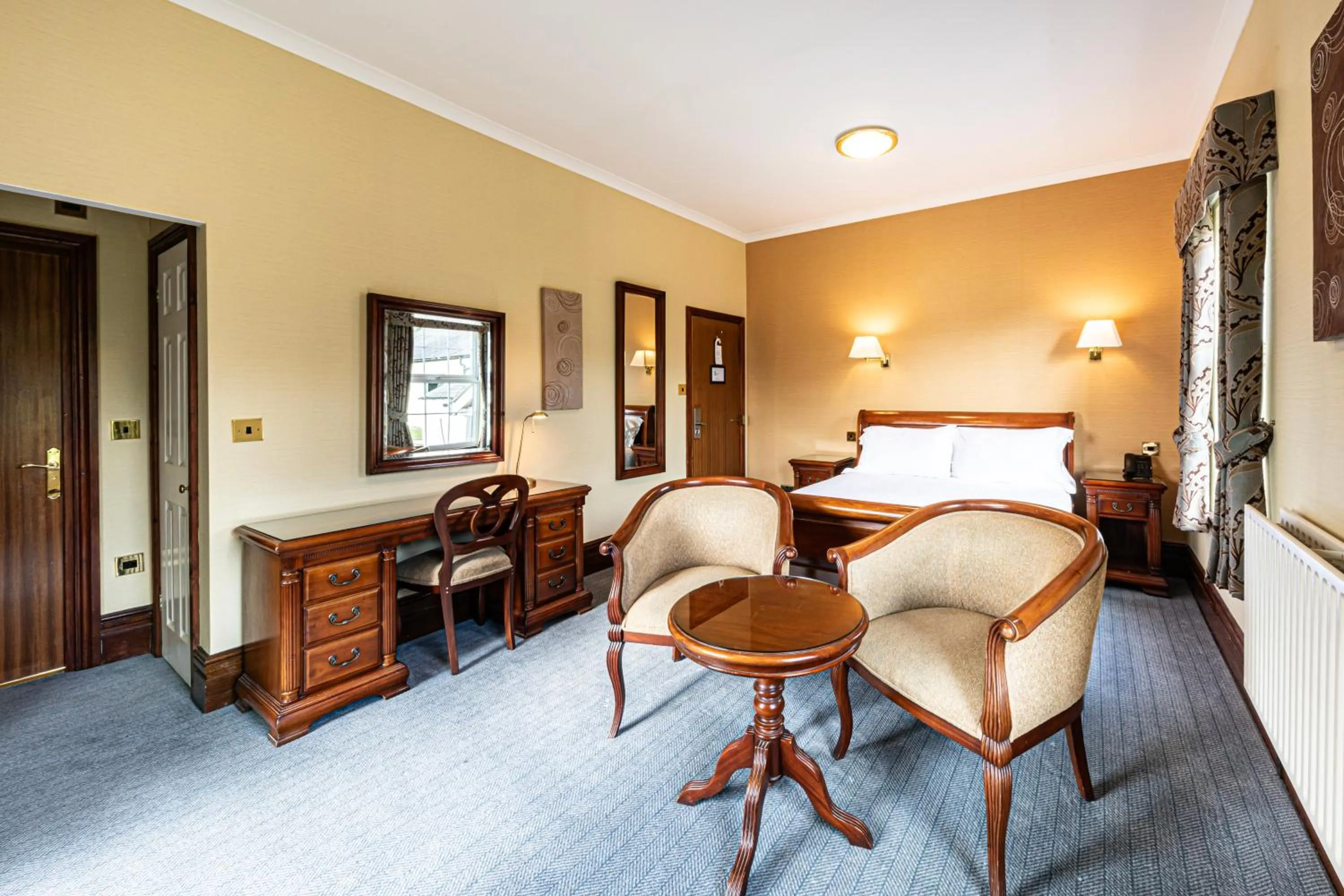 Bedroom, Bed in Lake District Castle Inn
