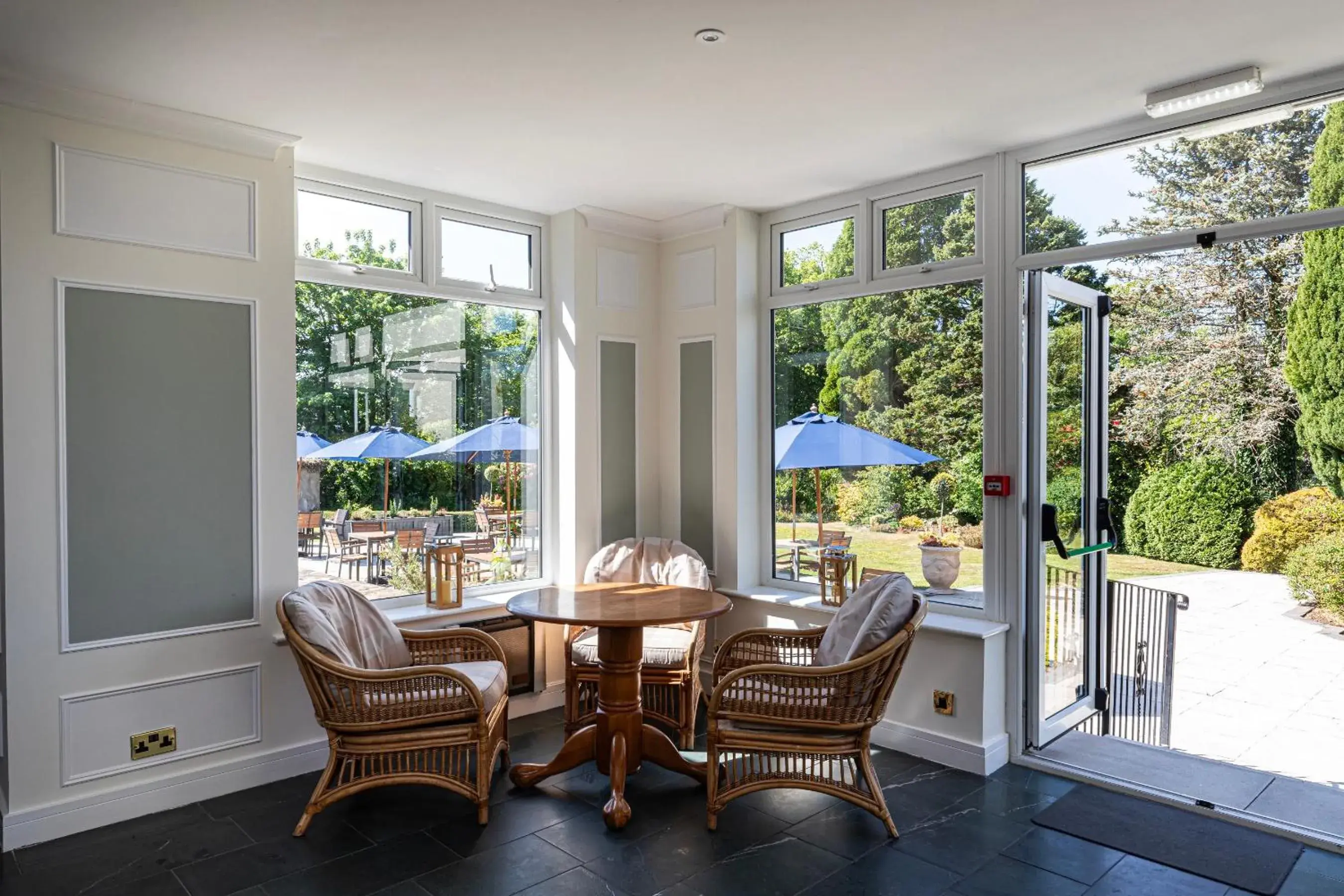 Property building in Lake District Castle Inn Property building in Lake District Castle Inn