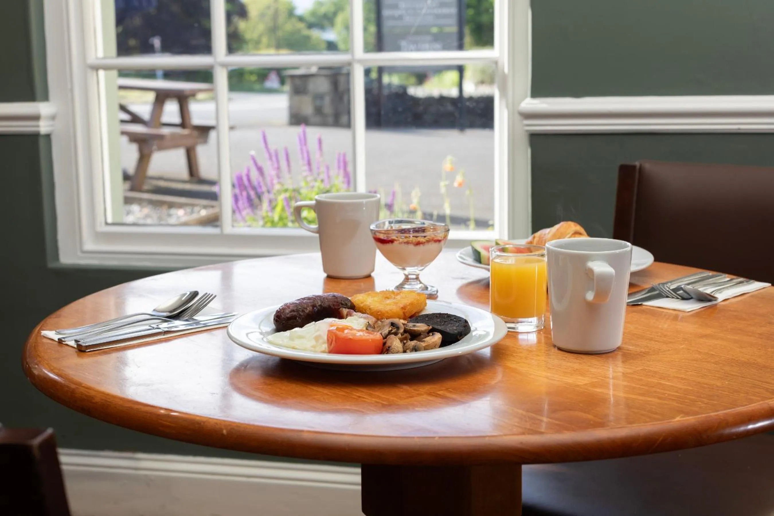 Restaurant/places to eat in Lake District Castle Inn