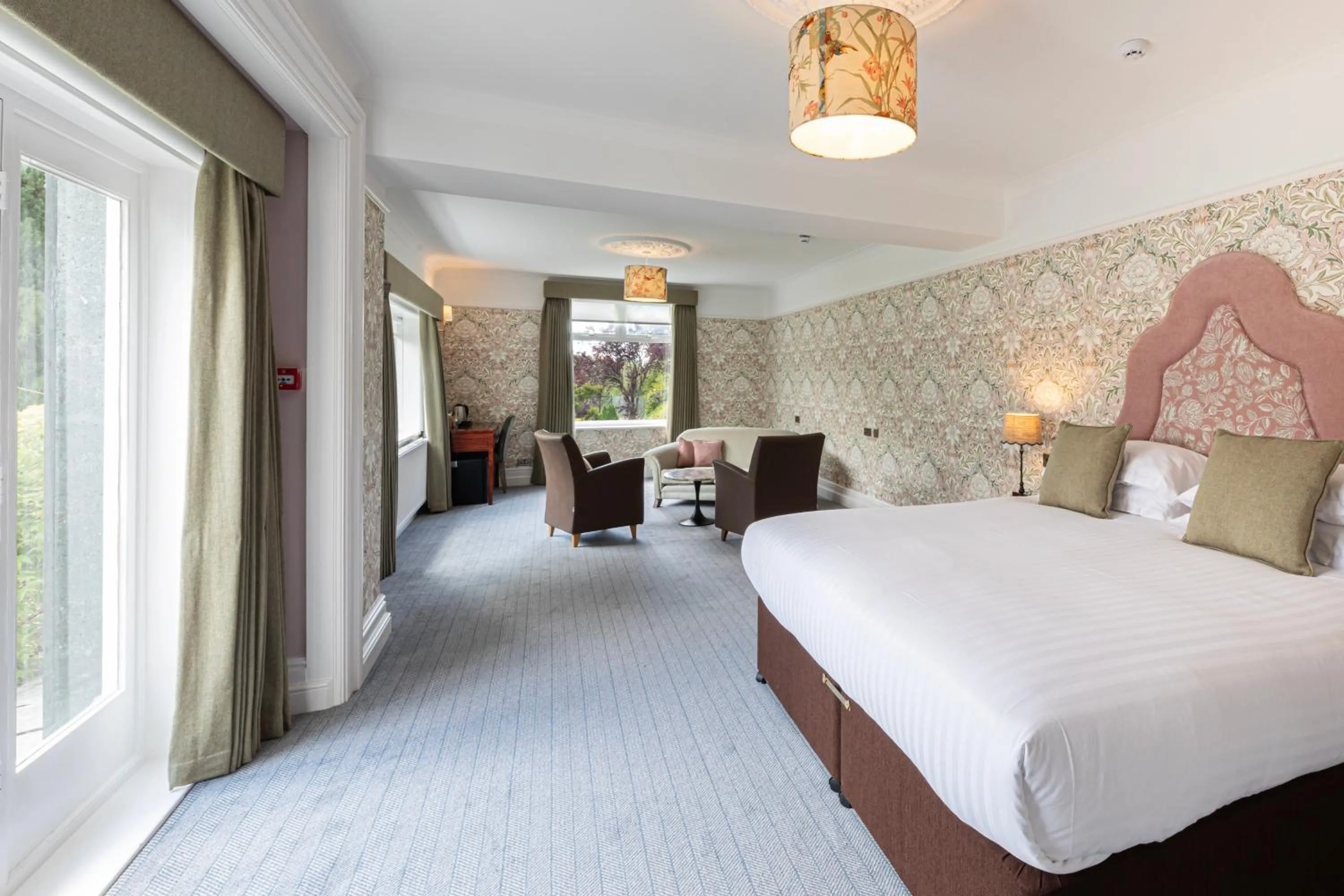 Bedroom, Bed in Lake District Castle Inn