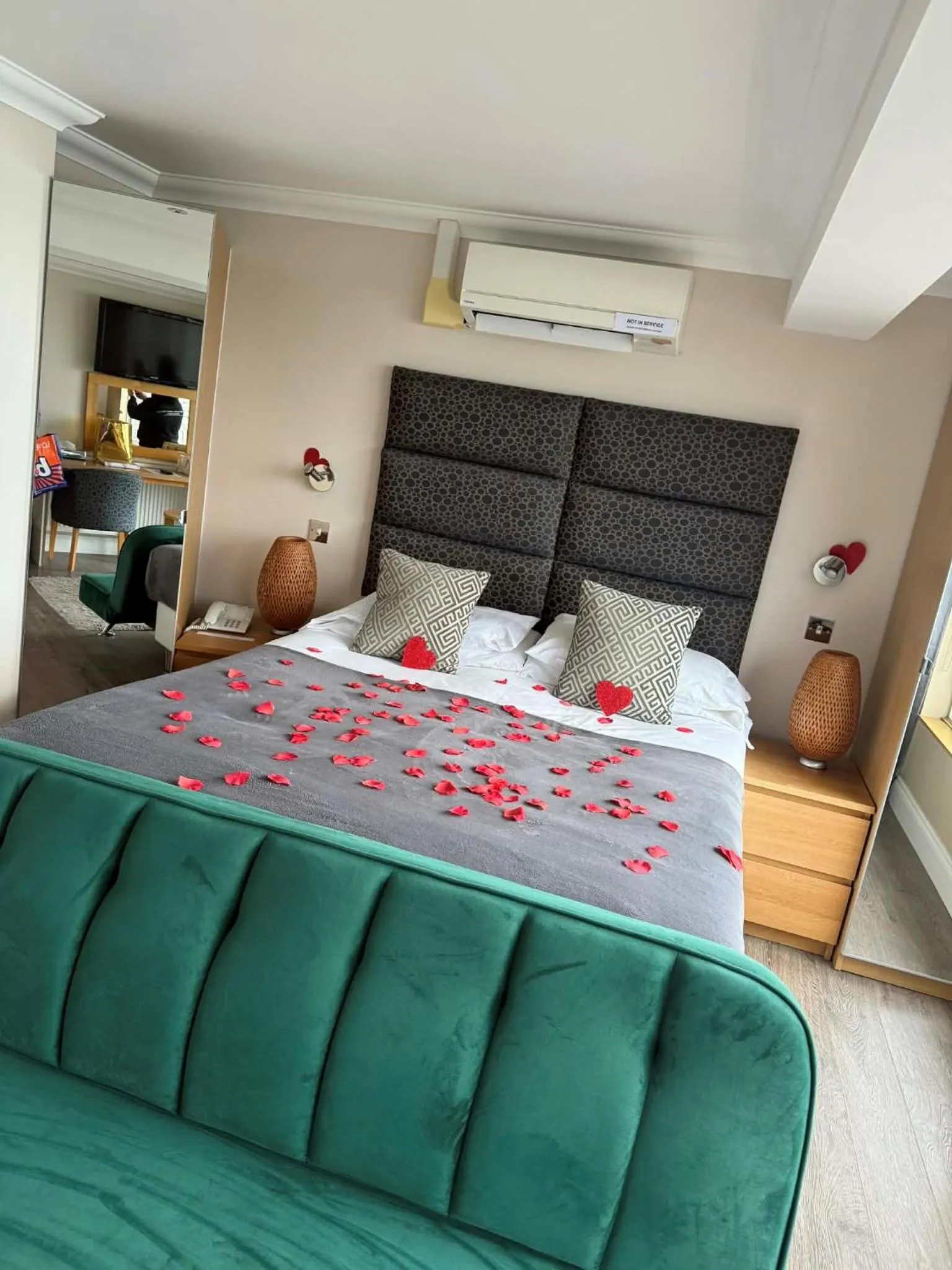 Bed in Porth Avallen Hotel