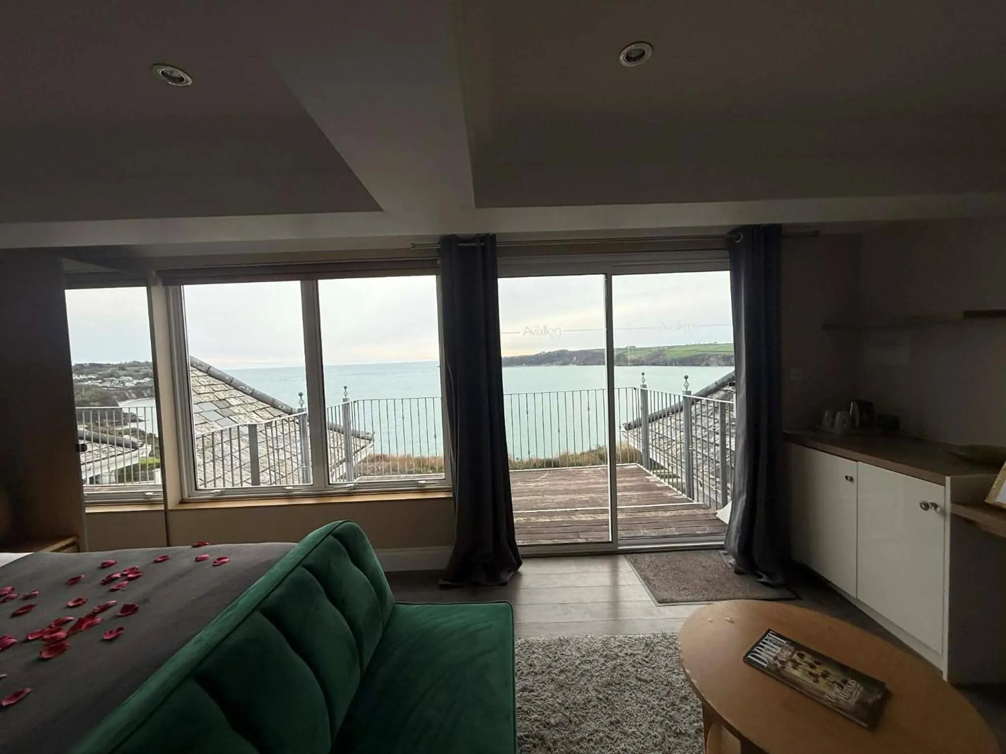 Sea view in Porth Avallen Hotel