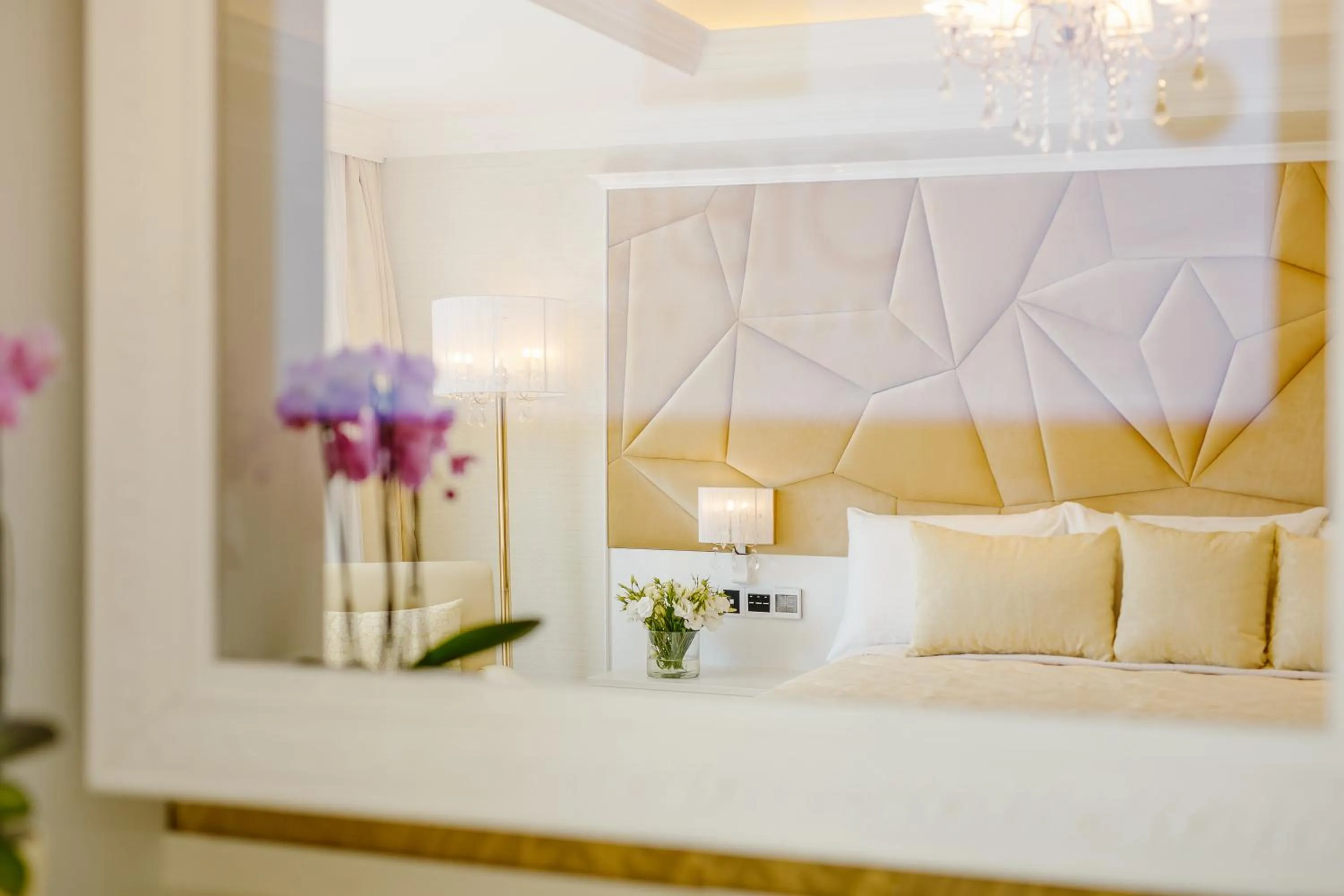 Bed in Qbic City Hotel