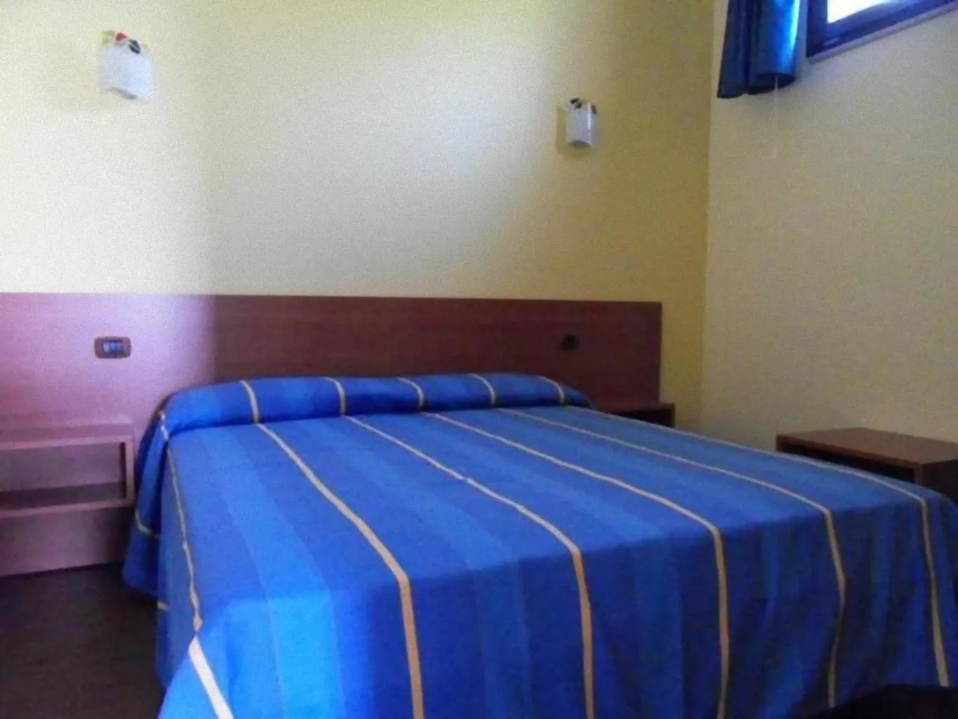 Bedroom, Bed in Residence Bandiera Gialla