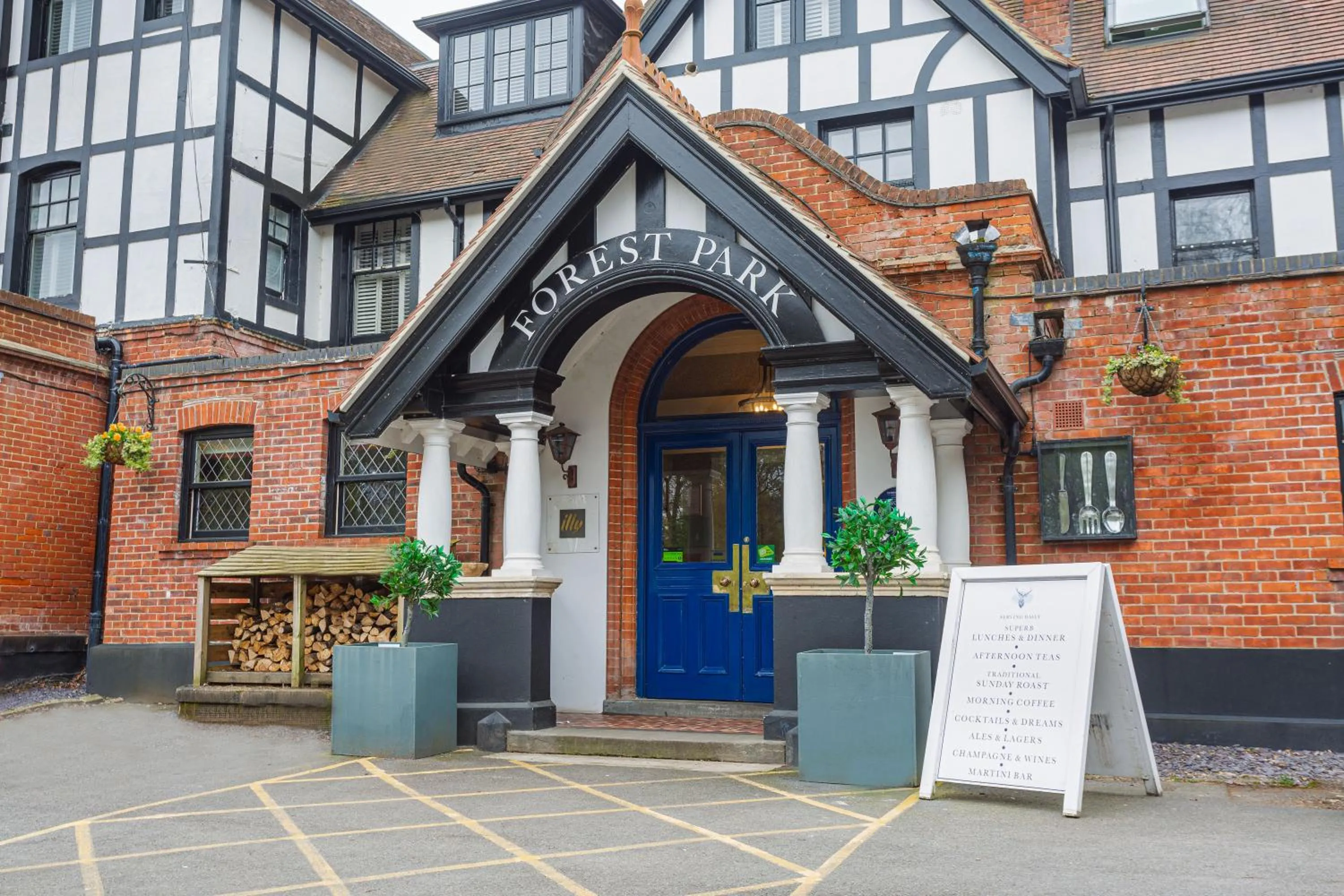 Property building in Forest Park Country Hotel & Inn, Brockenhurst, New Forest, Hampshire - The Coaching Inn Group