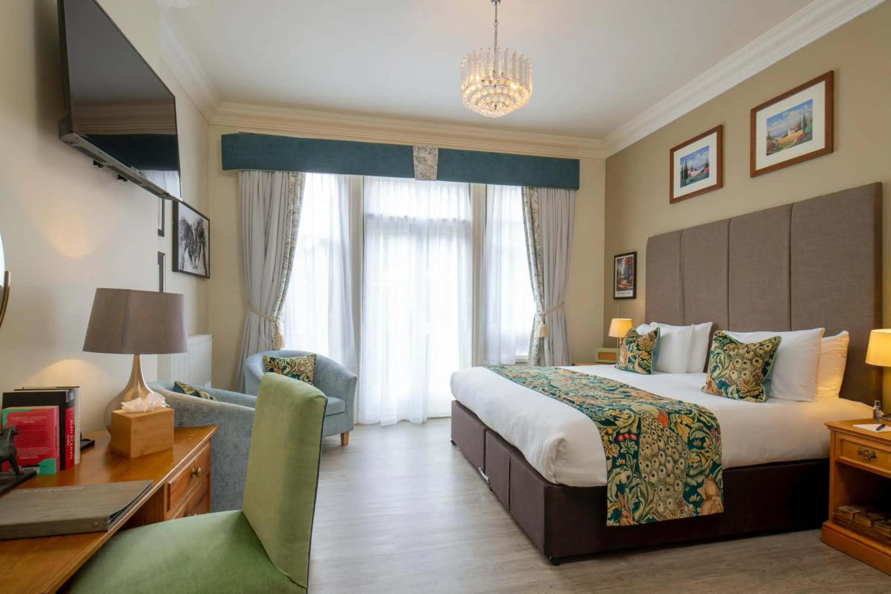 Superior King Room in Forest Park Country Hotel & Inn, Brockenhurst, New Forest, Hampshire - The Coaching Inn Group Superior King Room in Forest Park Country Hotel & Inn, Brockenhurst, New Forest, Hampshire - The Coaching Inn Group