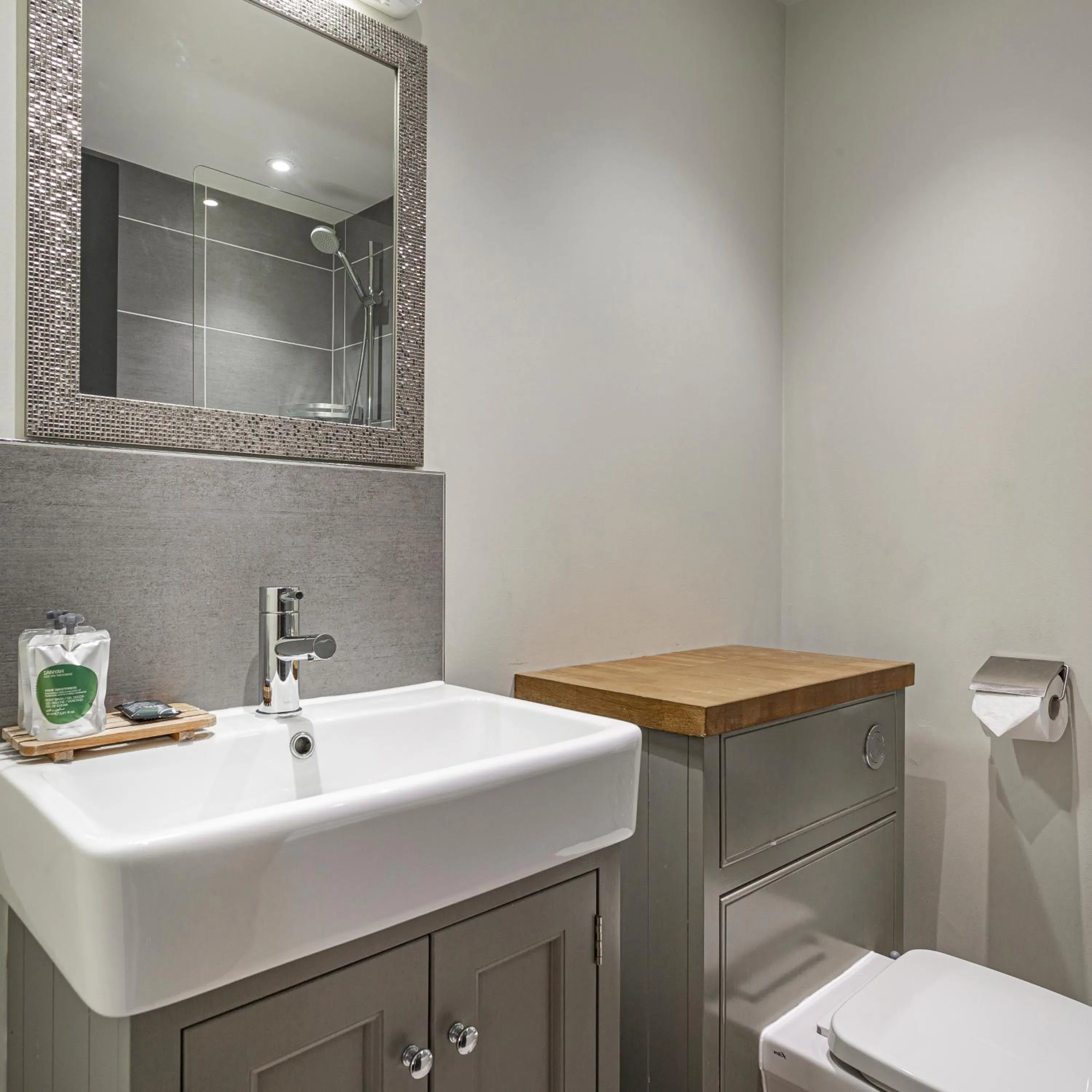 Bathroom in Forest Park Country Hotel & Inn, Brockenhurst, New Forest, Hampshire - The Coaching Inn Group