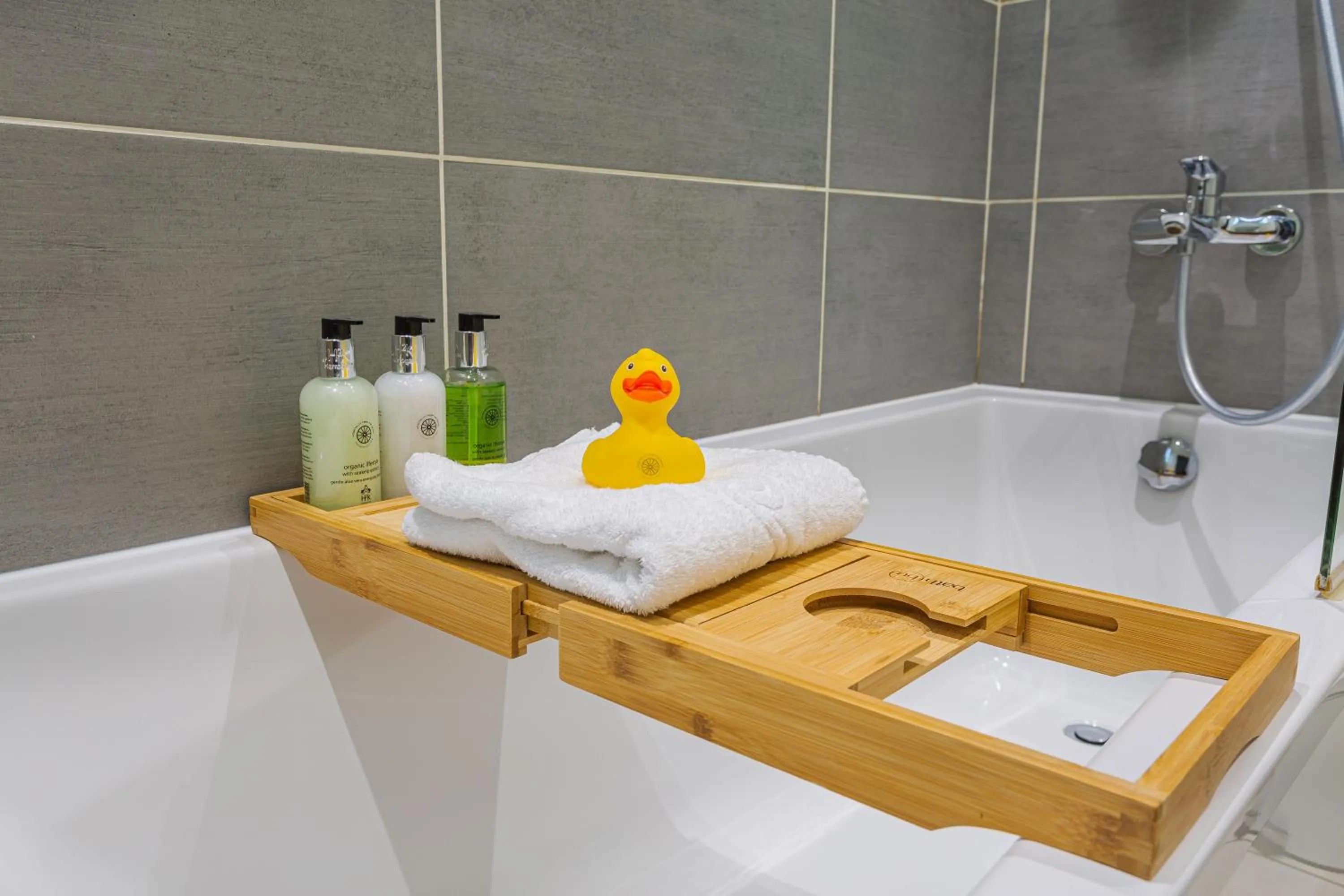 Bathroom in Forest Park Country Hotel & Inn, Brockenhurst, New Forest, Hampshire - The Coaching Inn Group