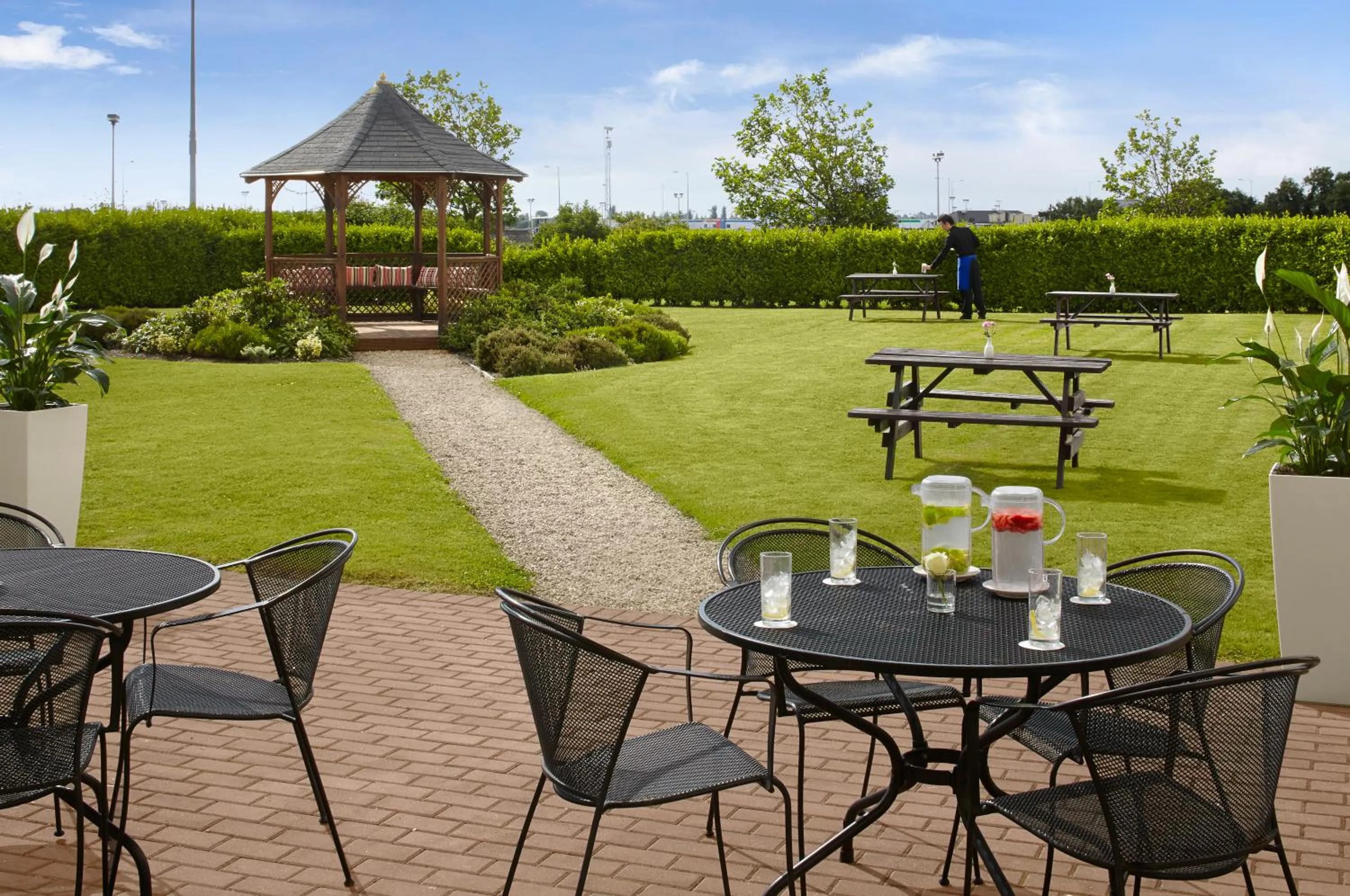 BBQ facilities in Radisson Blu Hotel Dublin Airport