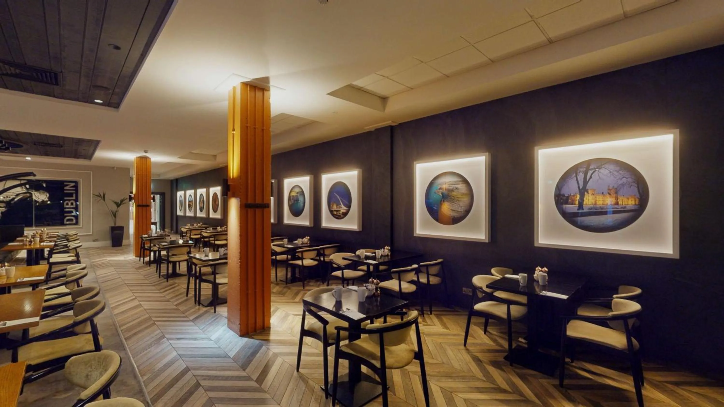 Restaurant/places to eat in Radisson Blu Hotel Dublin Airport