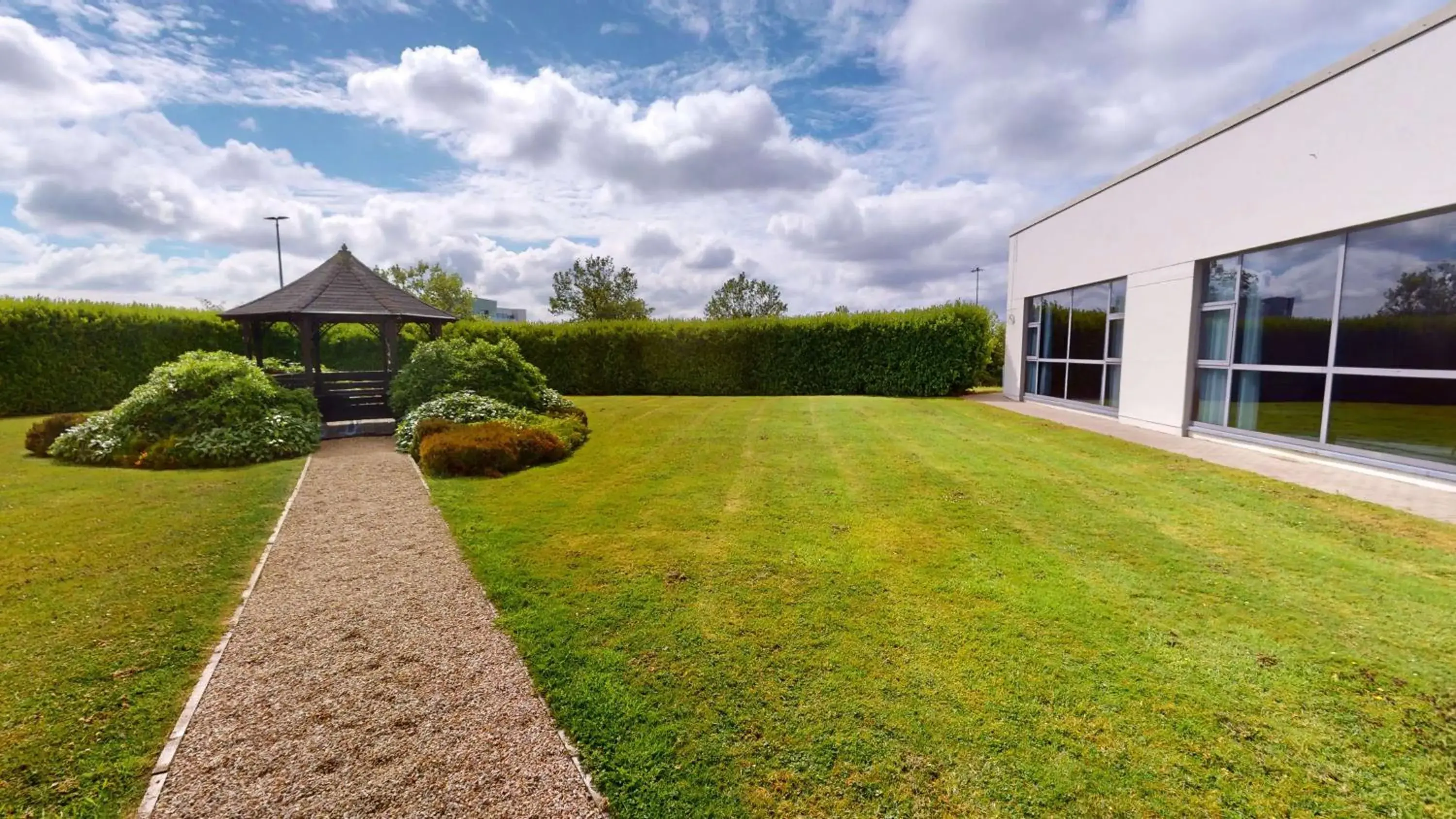 Property building in Radisson Blu Hotel Dublin Airport Property building in Radisson Blu Hotel Dublin Airport