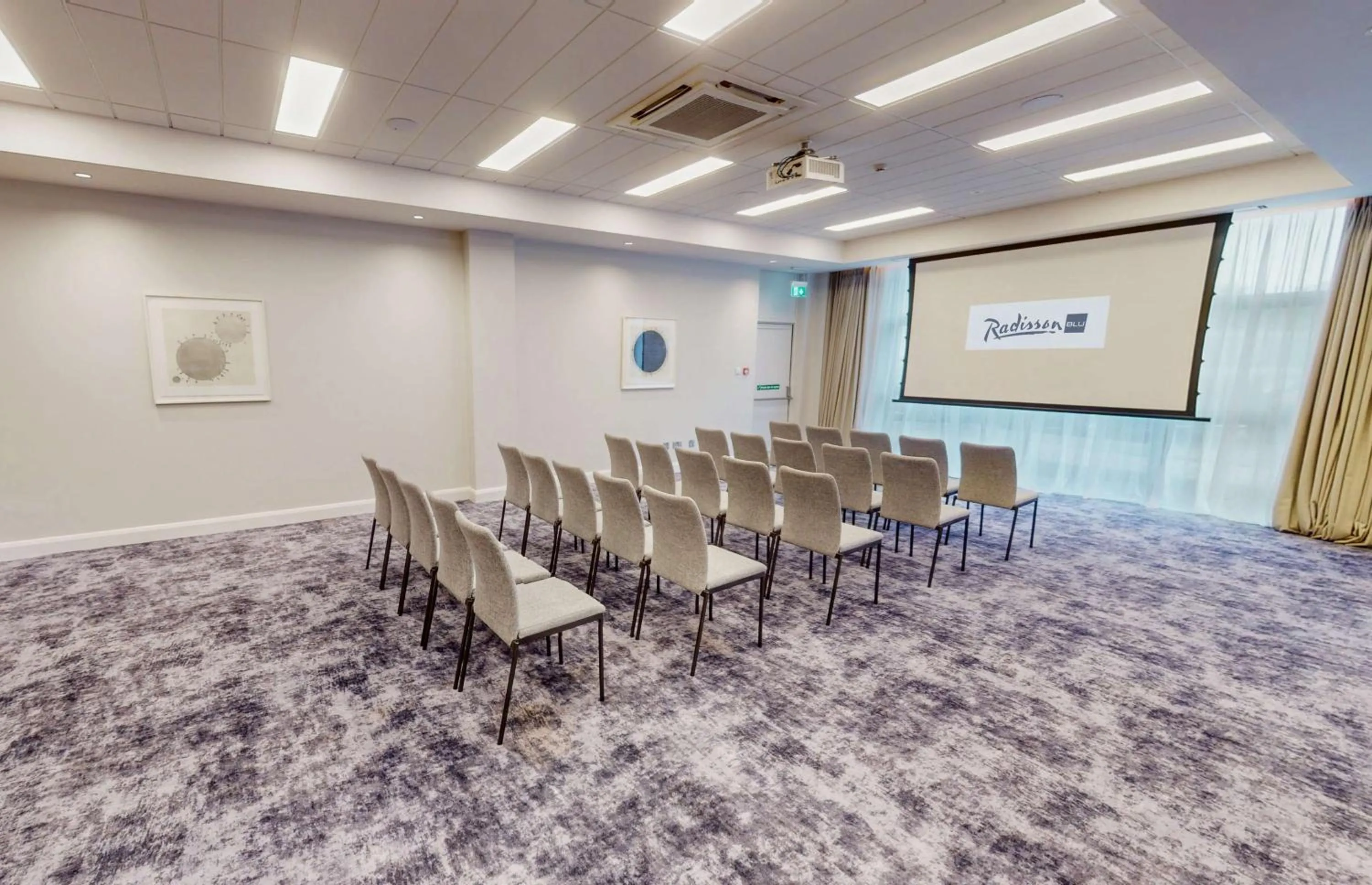 Meeting/conference room in Radisson Blu Hotel Dublin Airport
