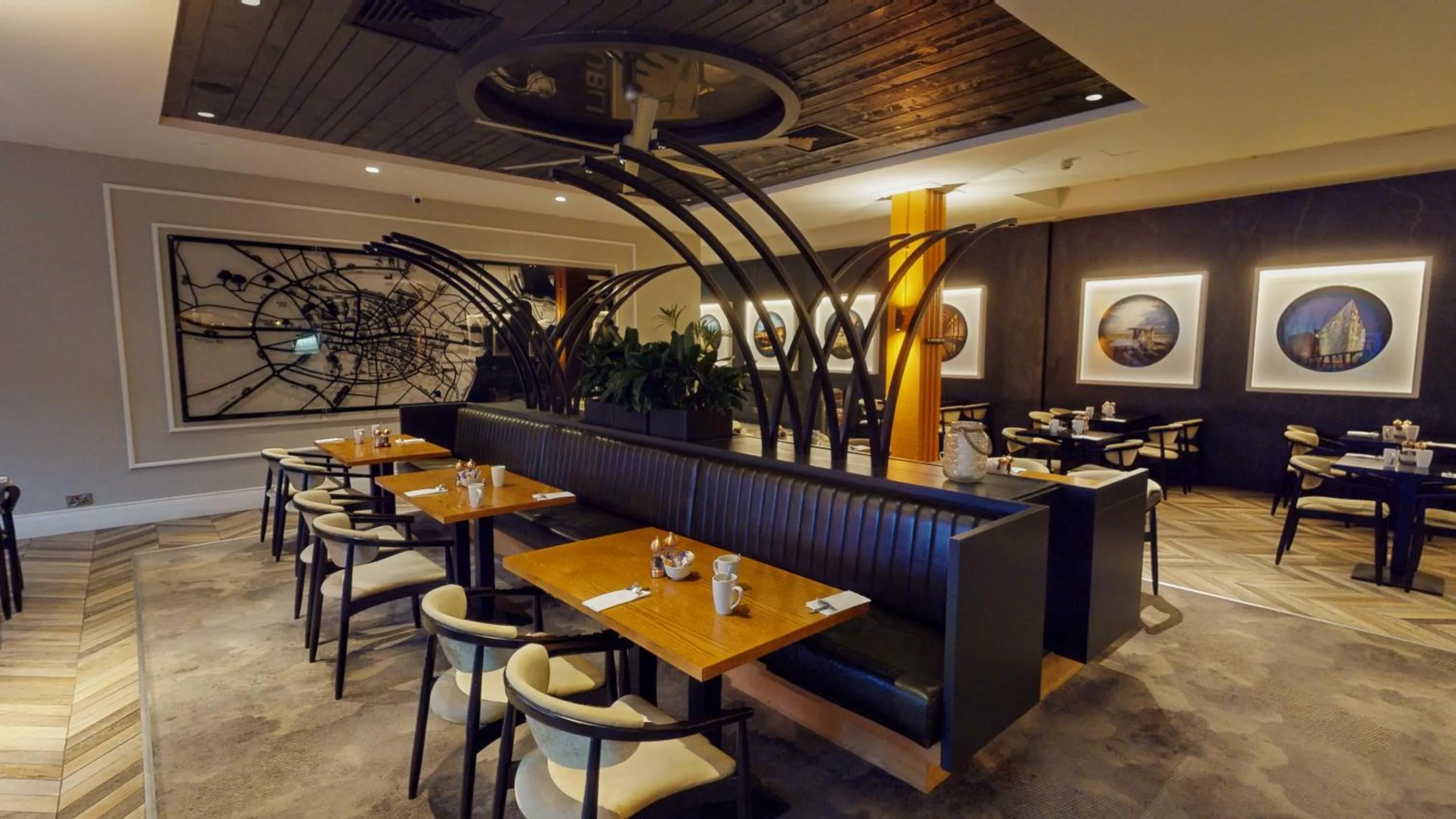 Restaurant/places to eat in Radisson Blu Hotel Dublin Airport