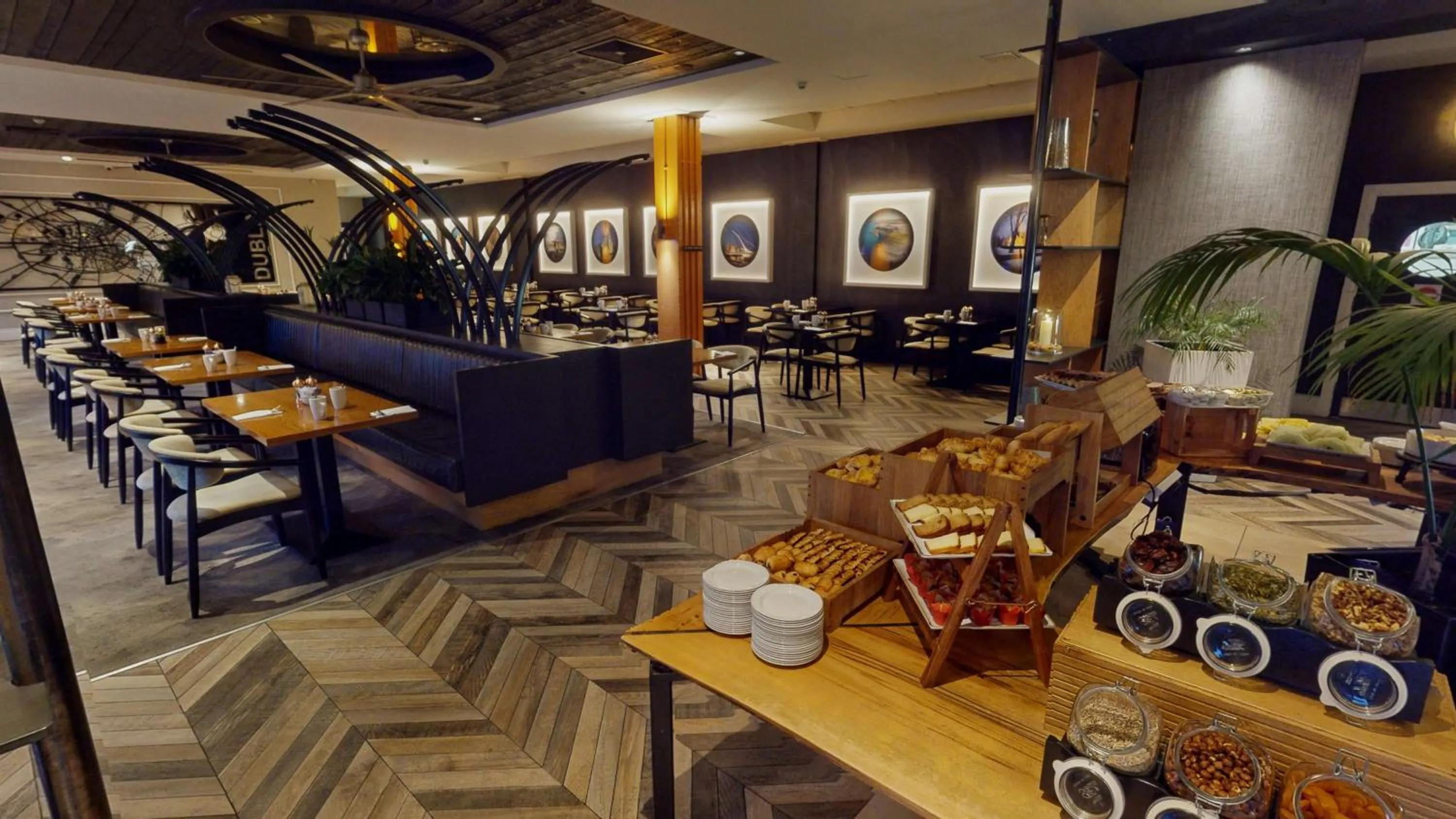 Restaurant/places to eat in Radisson Blu Hotel Dublin Airport