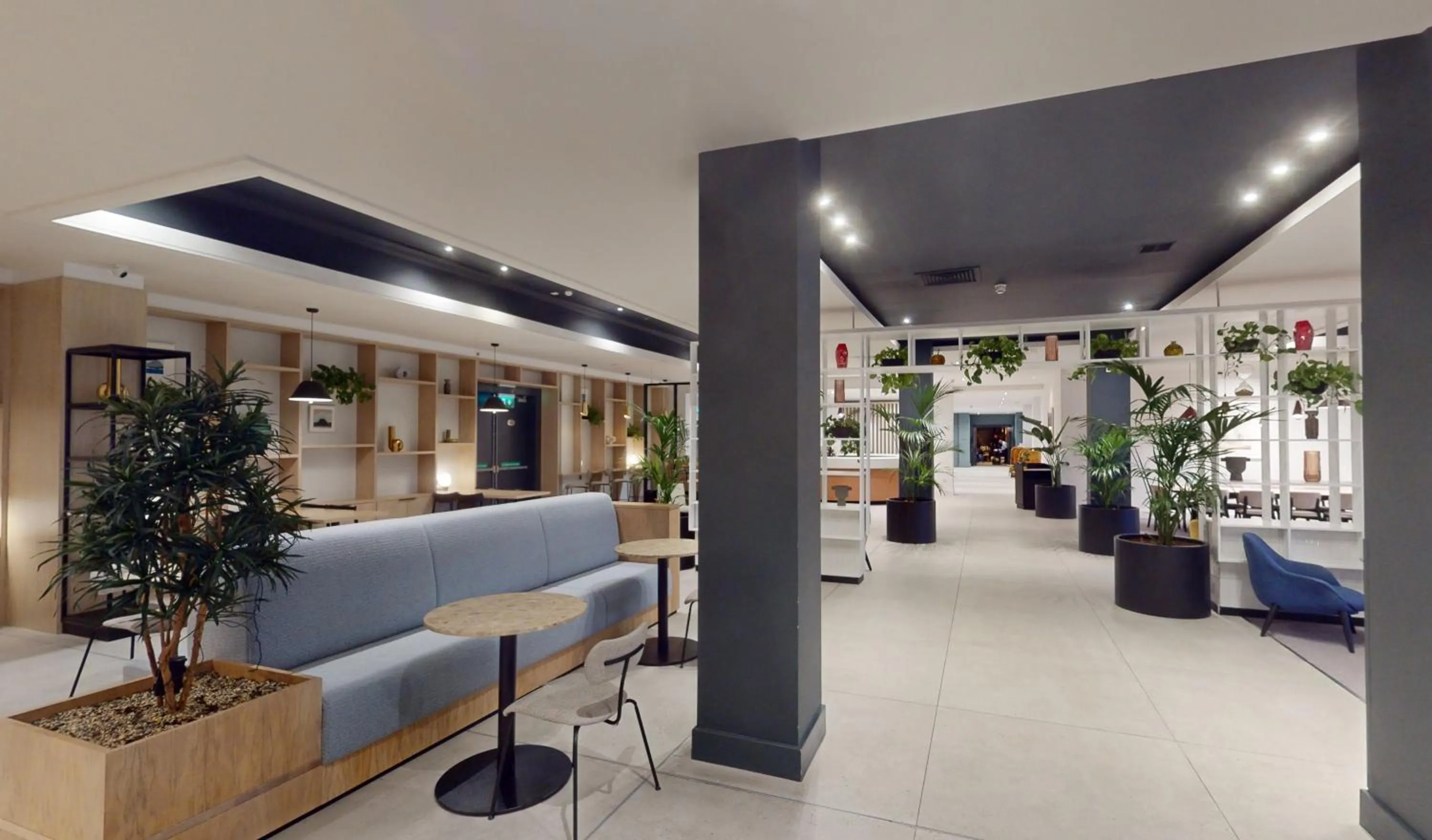 Lounge or bar in Radisson Blu Hotel Dublin Airport