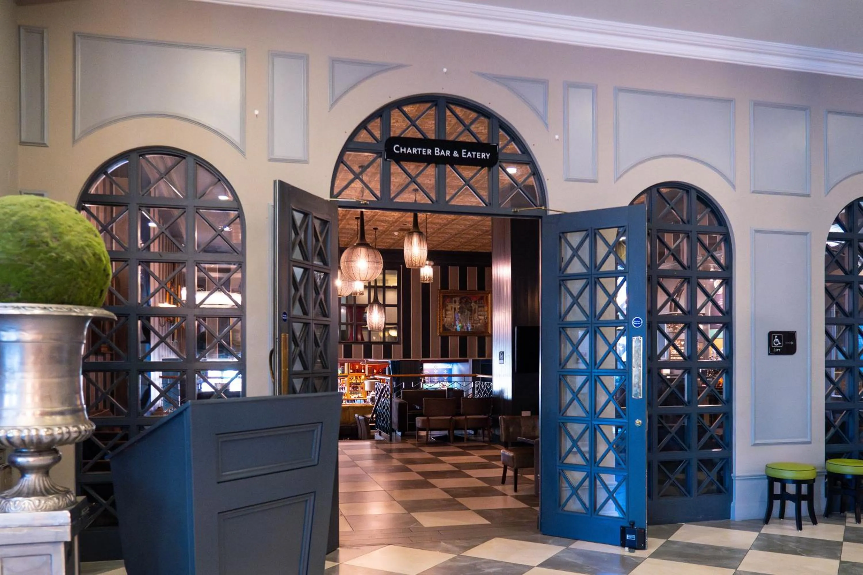 Lounge or bar in Midlands Park Hotel