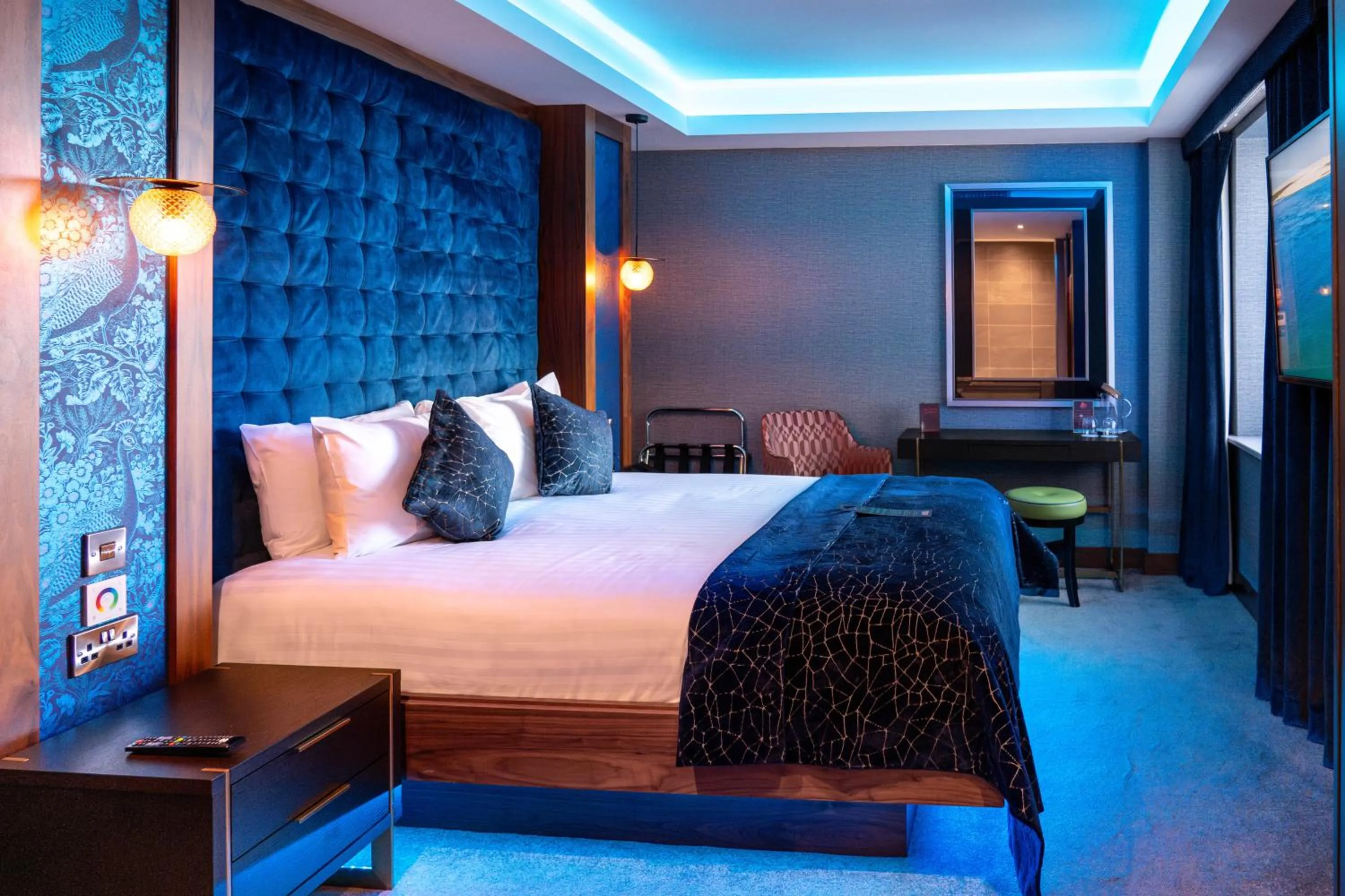 Bedroom, Bed in Midlands Park Hotel