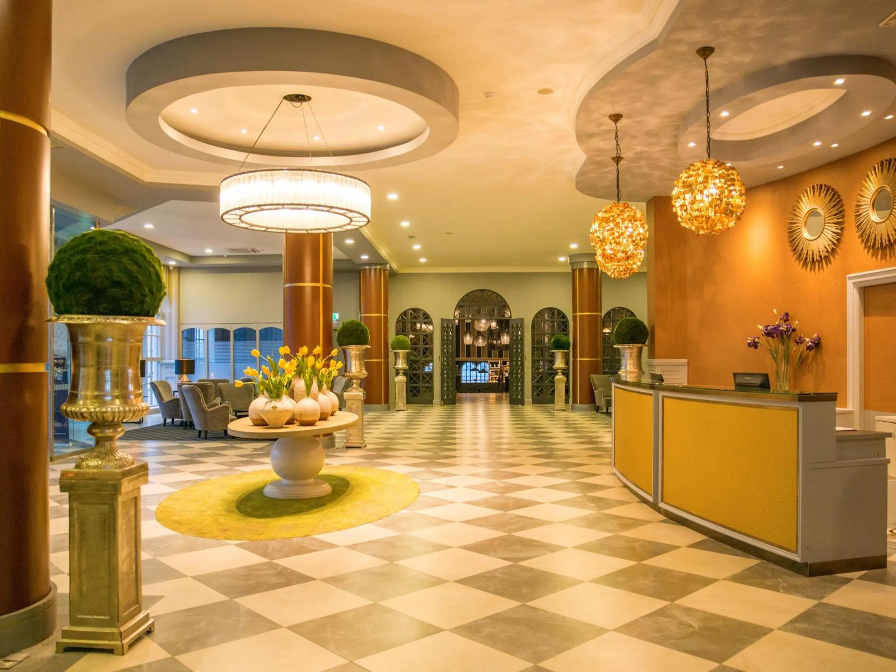 Facade/entrance in Midlands Park Hotel