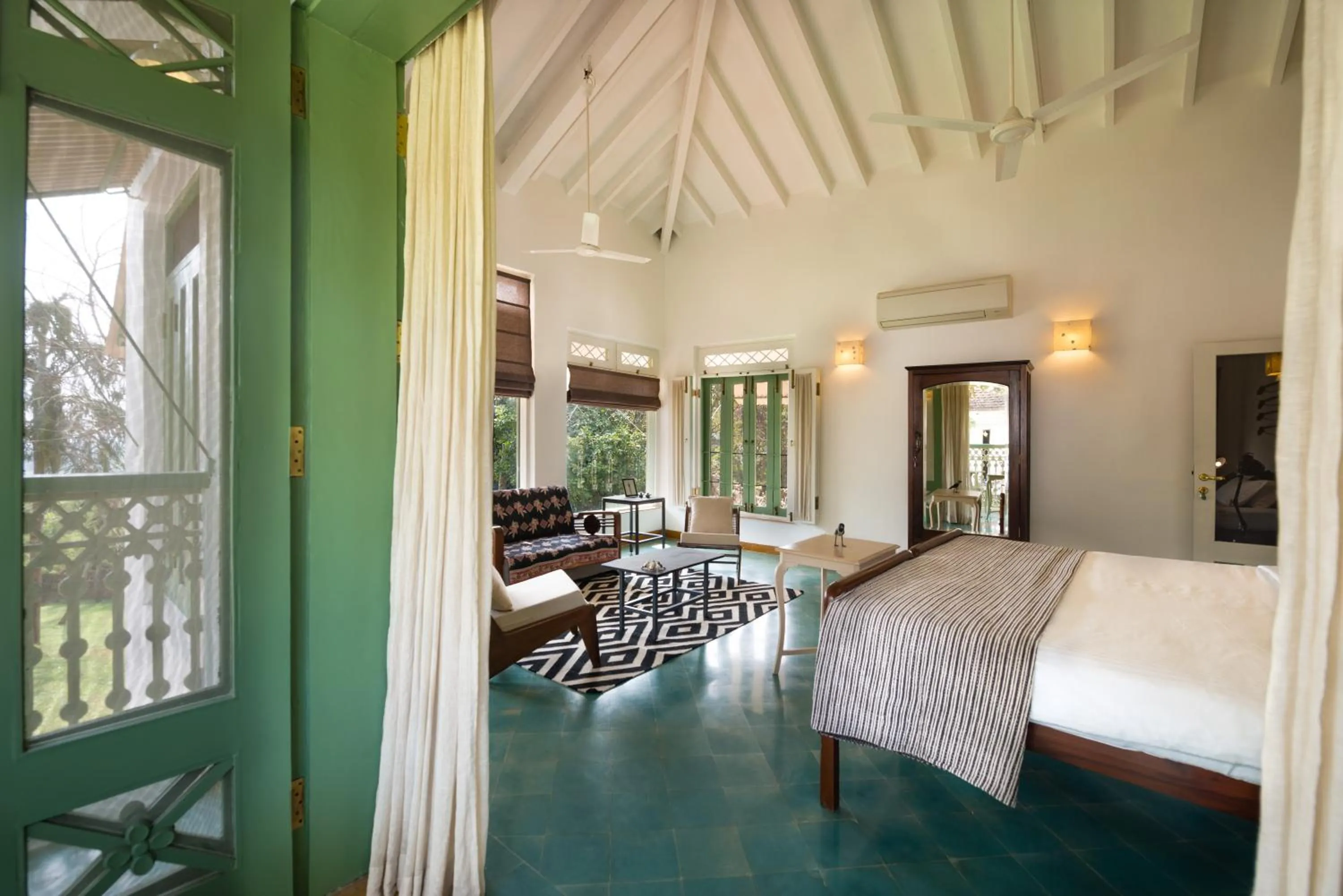 Photo of the whole room, Bed in The Postcard Velha, Goa