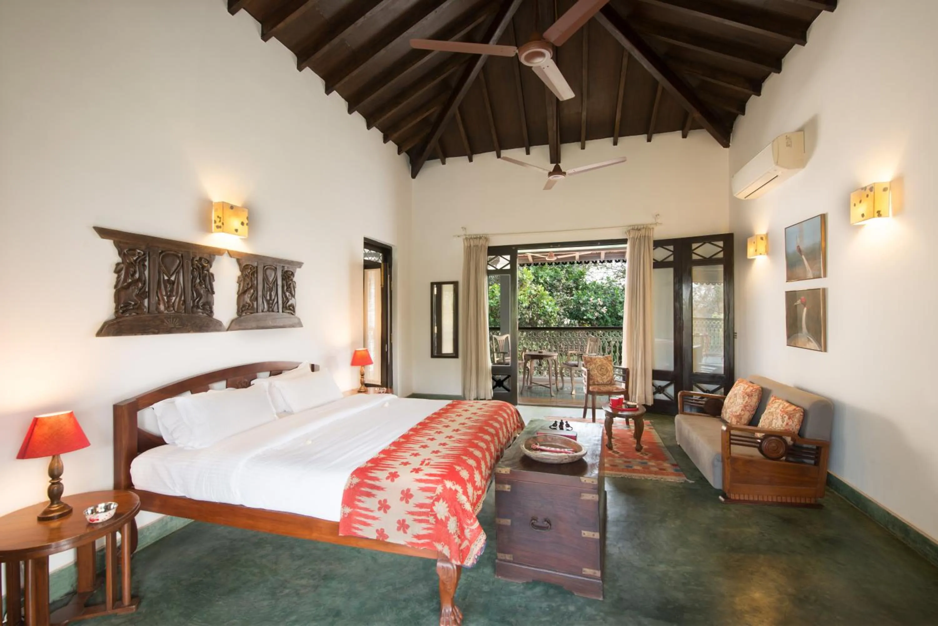 Photo of the whole room, Bed in The Postcard Velha, Goa