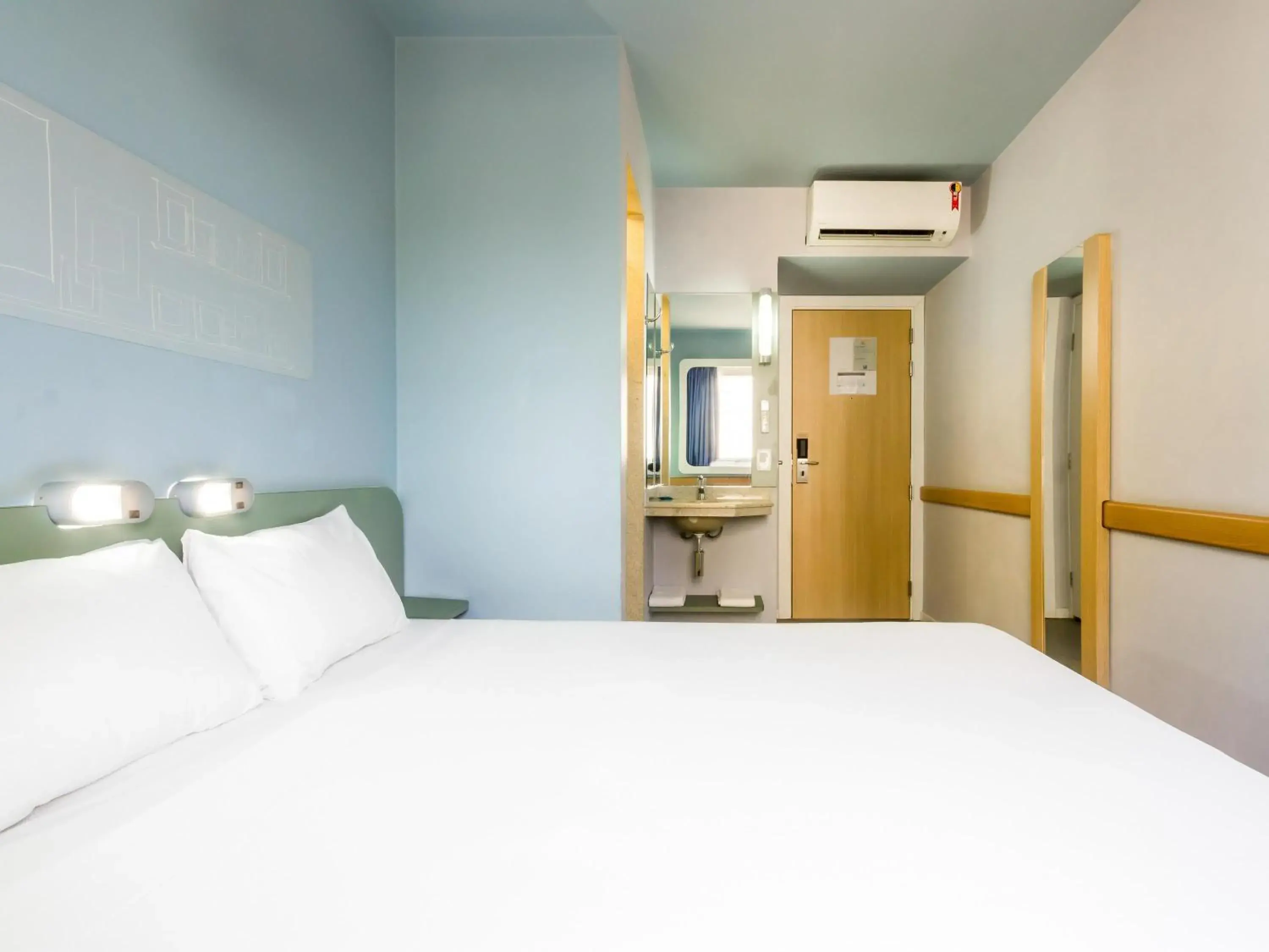 Bedroom, Bed in Ibis Budget Araraquara Bedroom, Bed in Ibis Budget Araraquara