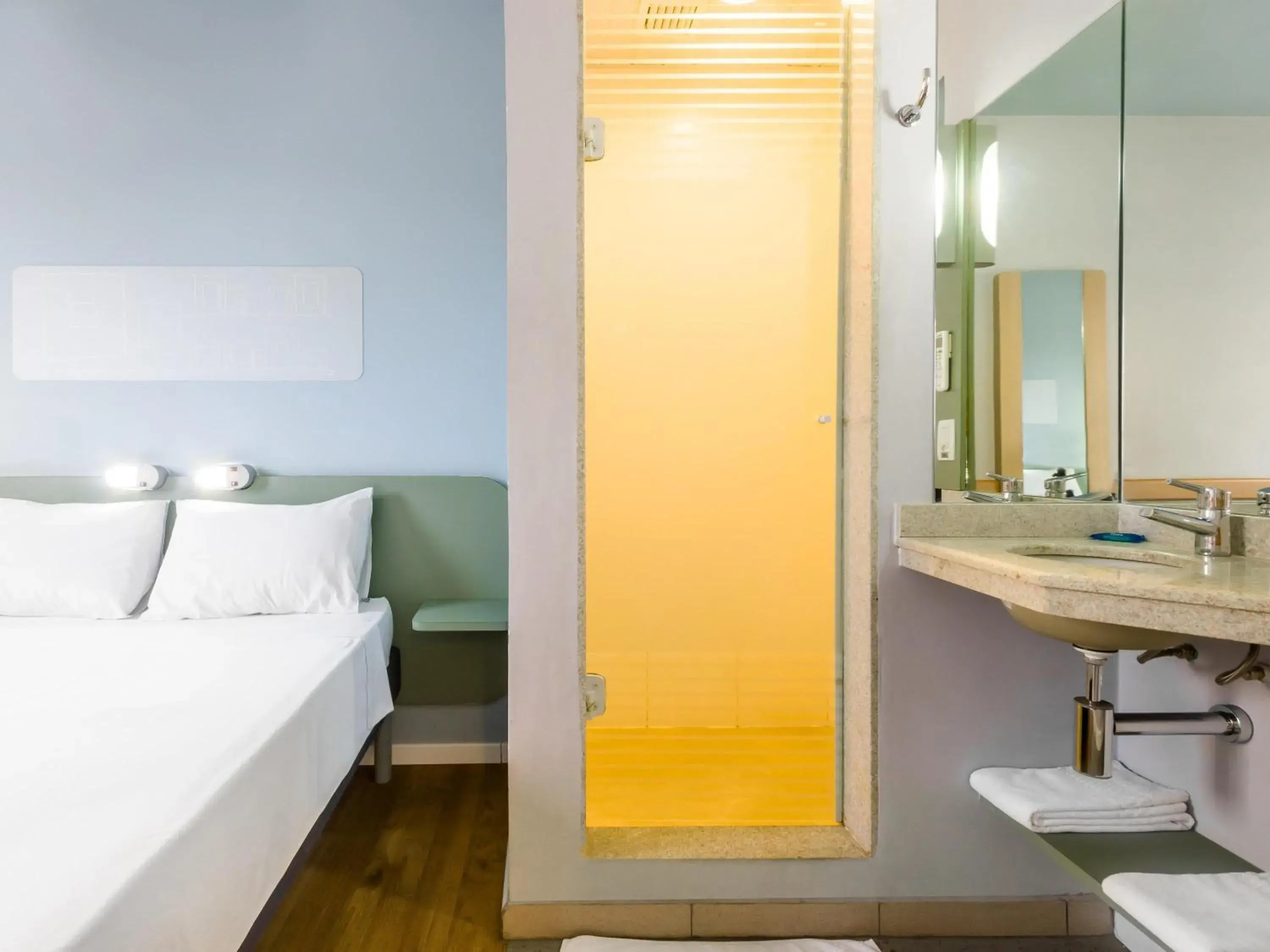 Bedroom, Bed in Ibis Budget Araraquara Bedroom, Bed in Ibis Budget Araraquara