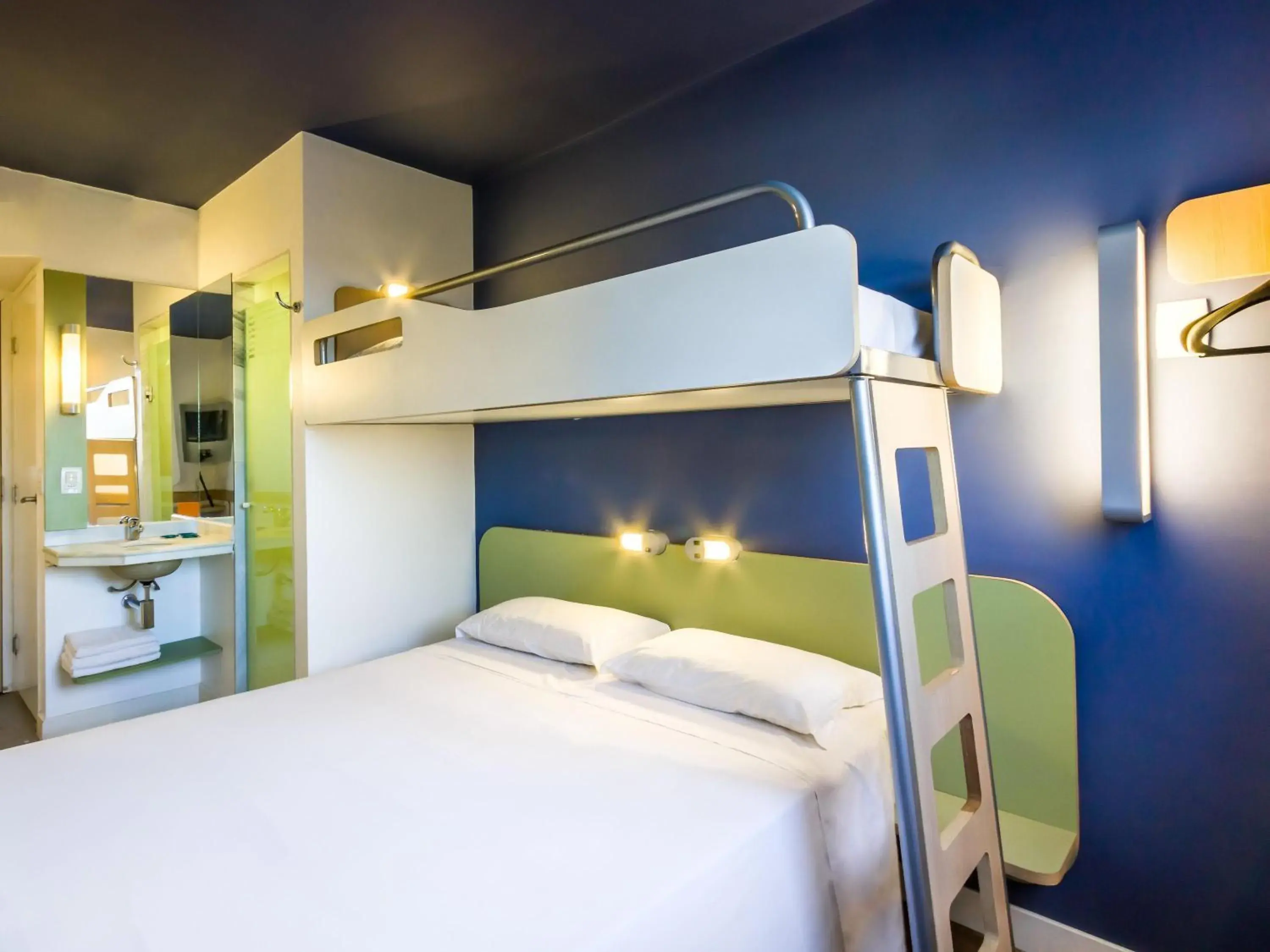 Triple Room - single occupancy in ibis budget Sertaozinho Triple Room - single occupancy in ibis budget Sertaozinho