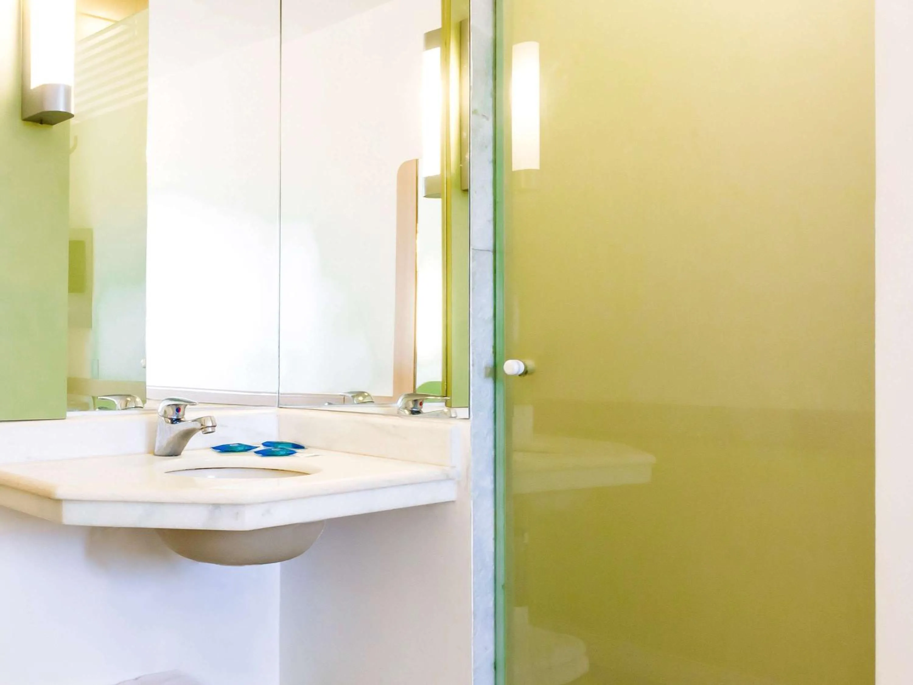 Photo of the whole room in ibis budget Sertaozinho