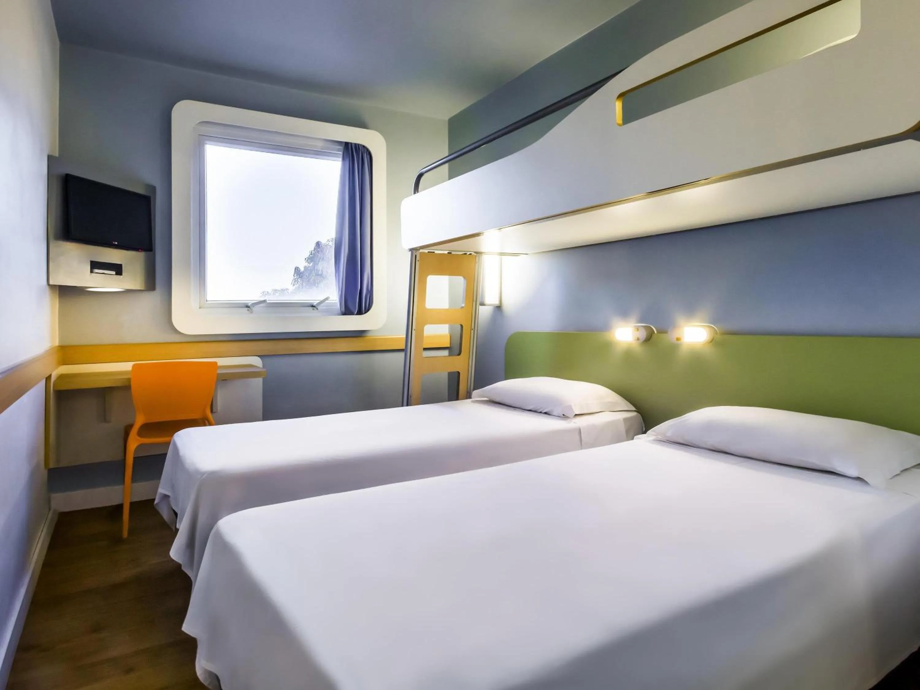 Bedroom, Bed in ibis budget Sertaozinho