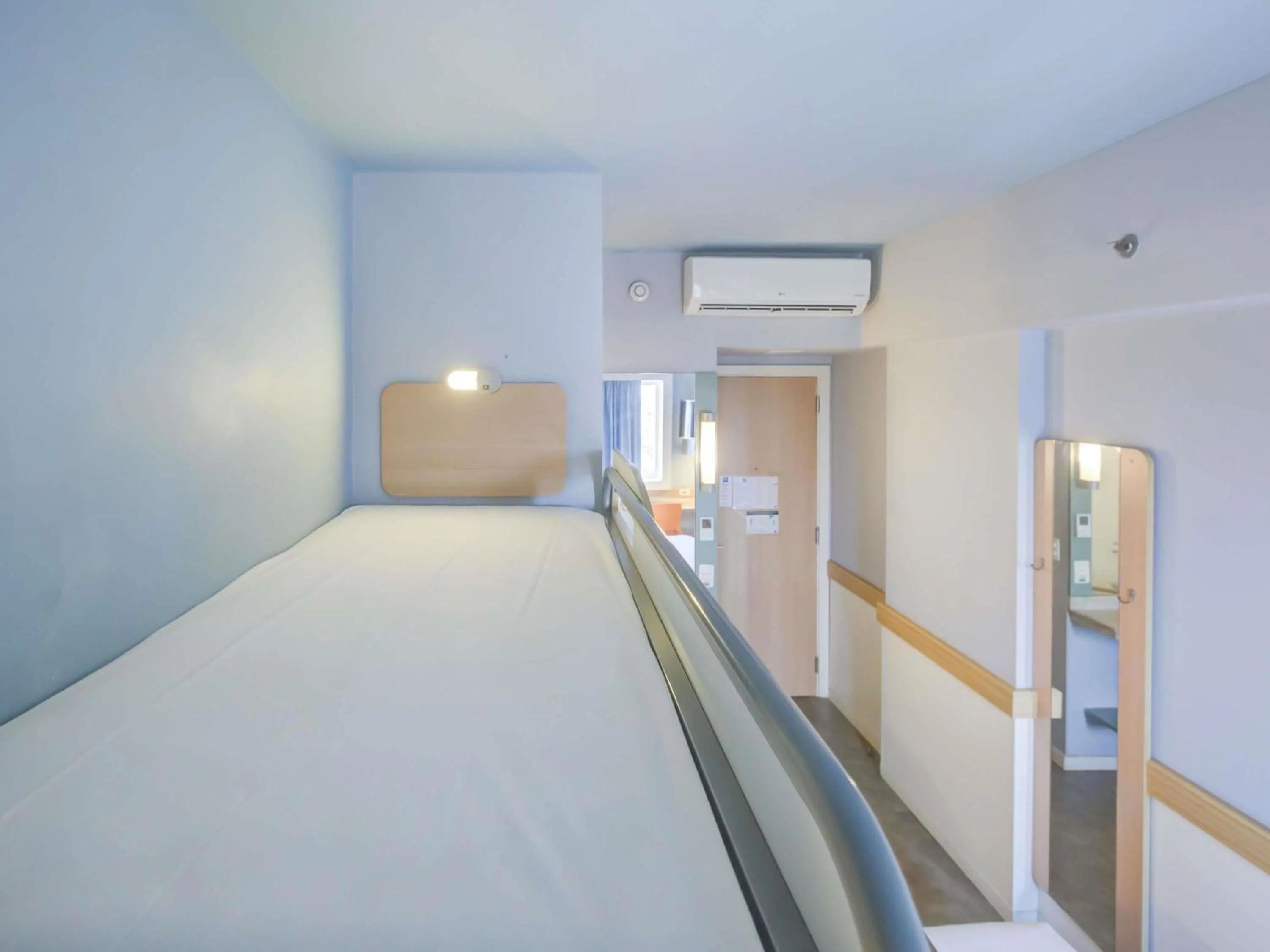 Bedroom, Bed in ibis budget Rio de Janeiro Nova America