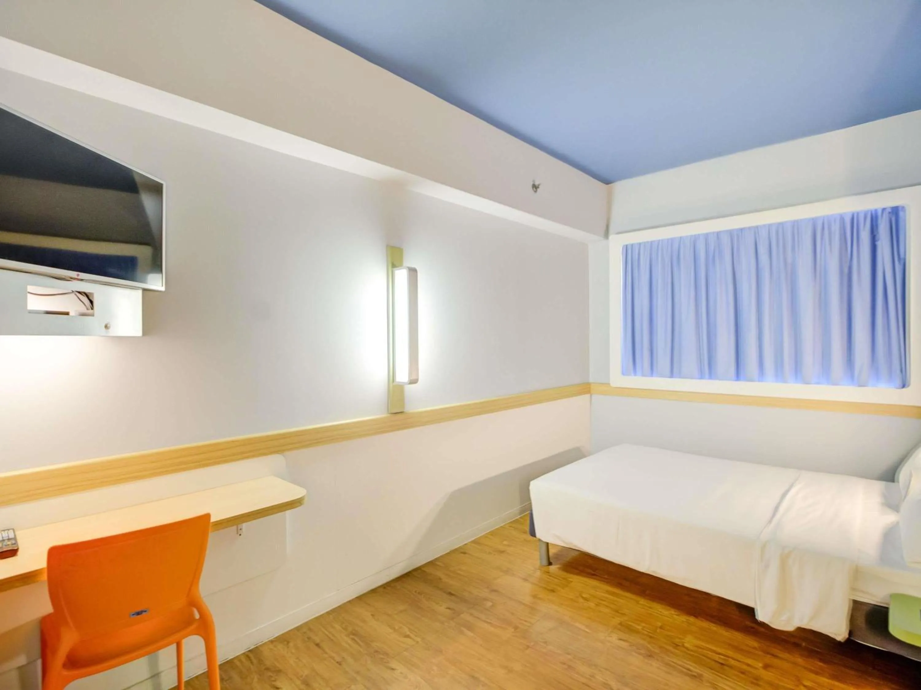 Bedroom, Bed in ibis budget Rio de Janeiro Nova America