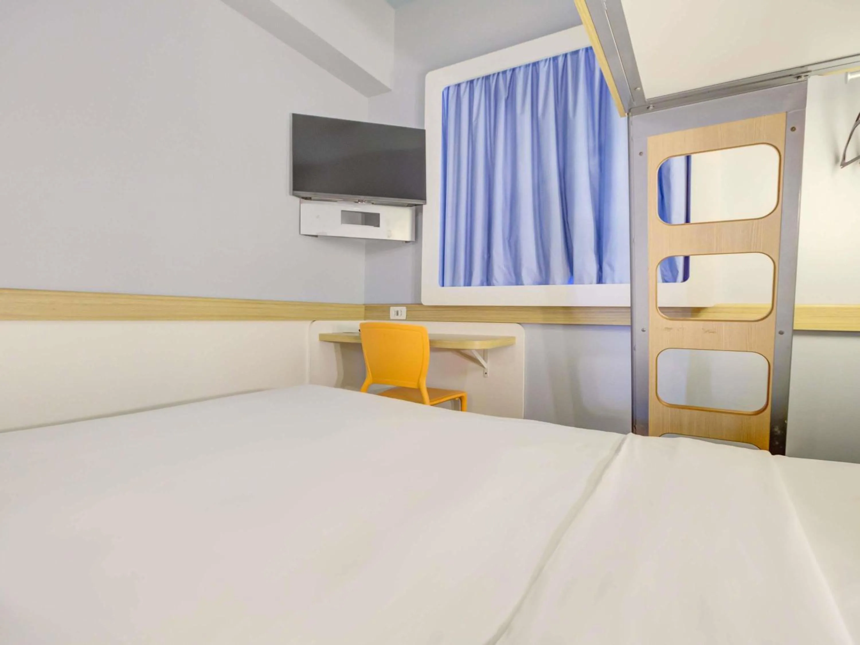 Bedroom, Bed in ibis budget Rio de Janeiro Nova America